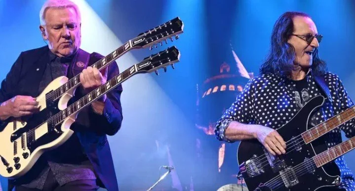After more than a decade since their last concert, #Rush has returned. The legendary prog rock group took the stage at the Forum in Los Angeles last night, launching their #FiftySomething reunion tour that was announced last October. Early in the sho