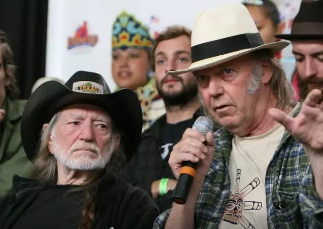 #NeilYoung will play another two shows with #WillieNelson next month  in addition to the two that were already scheduled, marking the first time Young and his backing band The Chrome Hearts, will perform a full concert in nearly a whole year. Tickets