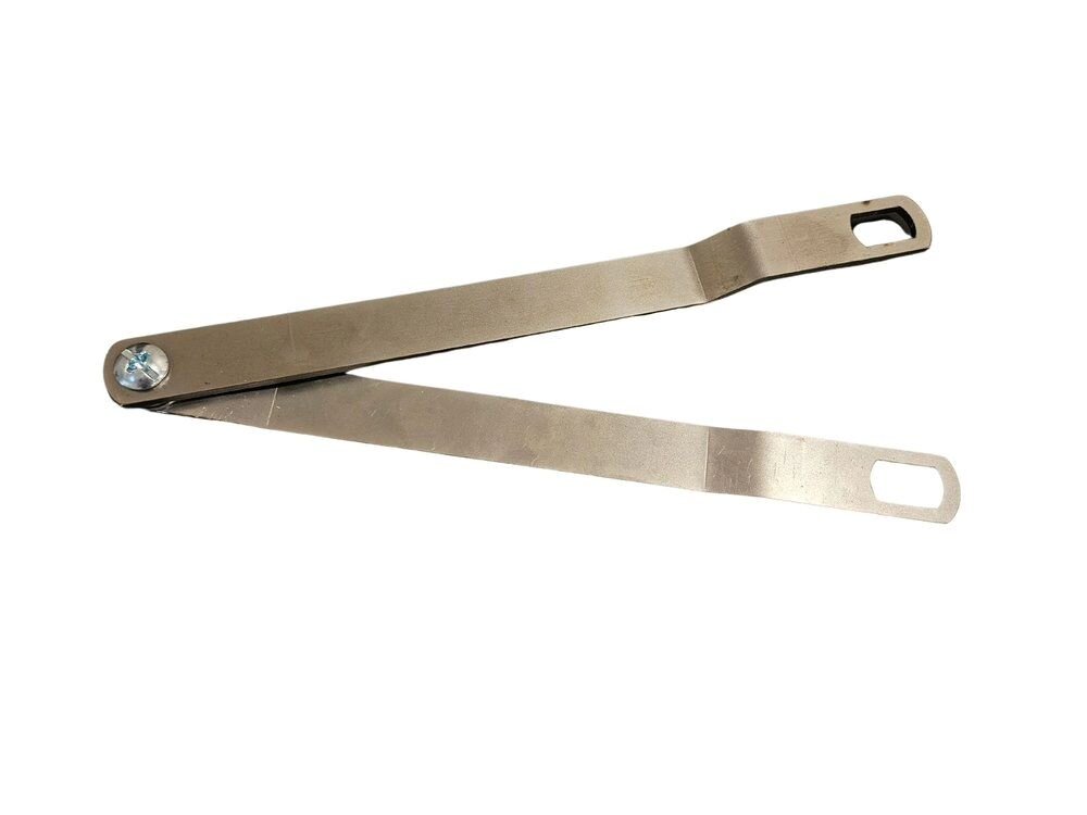 Reproduction AMC era Jeep Truck tailgate straps are now available! Bare 0.135&quot; thick steel made in the USA. These reproduction straps come with fasteners in lieu of the OEM Riveted straps. Sold individually 

Johnsonproductionjp.com 

#FullSizeJ