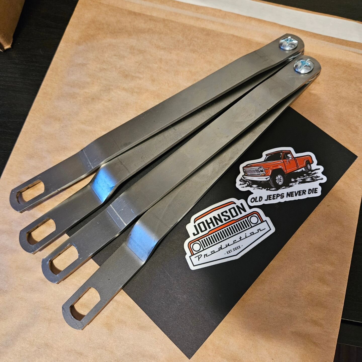 Jtruck tailgate straps 🤝 Jtruck stickers

Get them at Johnsonproductionjp.com 

#FullSizeJeep #Wagoneer #Cherokee #J10 #J20 #Jeep #JeepSJ #AMC #FSJ #GW #americanmotors #grandwagoneer #AMCEagle #Eagle #Eaglesx4 #Cherokeechief