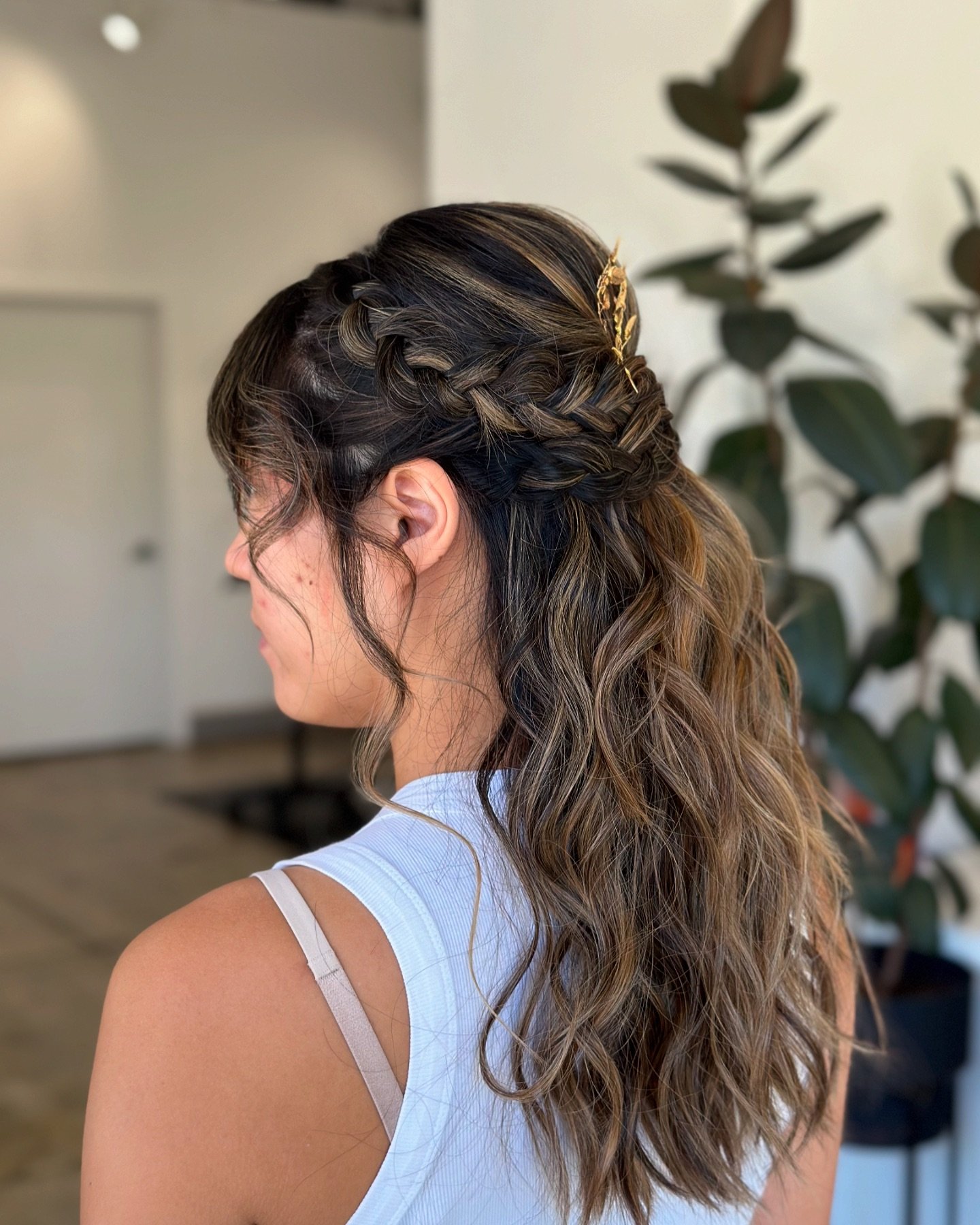 The perfect updo for any wedding 🤎✨🍂 style by @bright_bold_bleached this gal is event ready