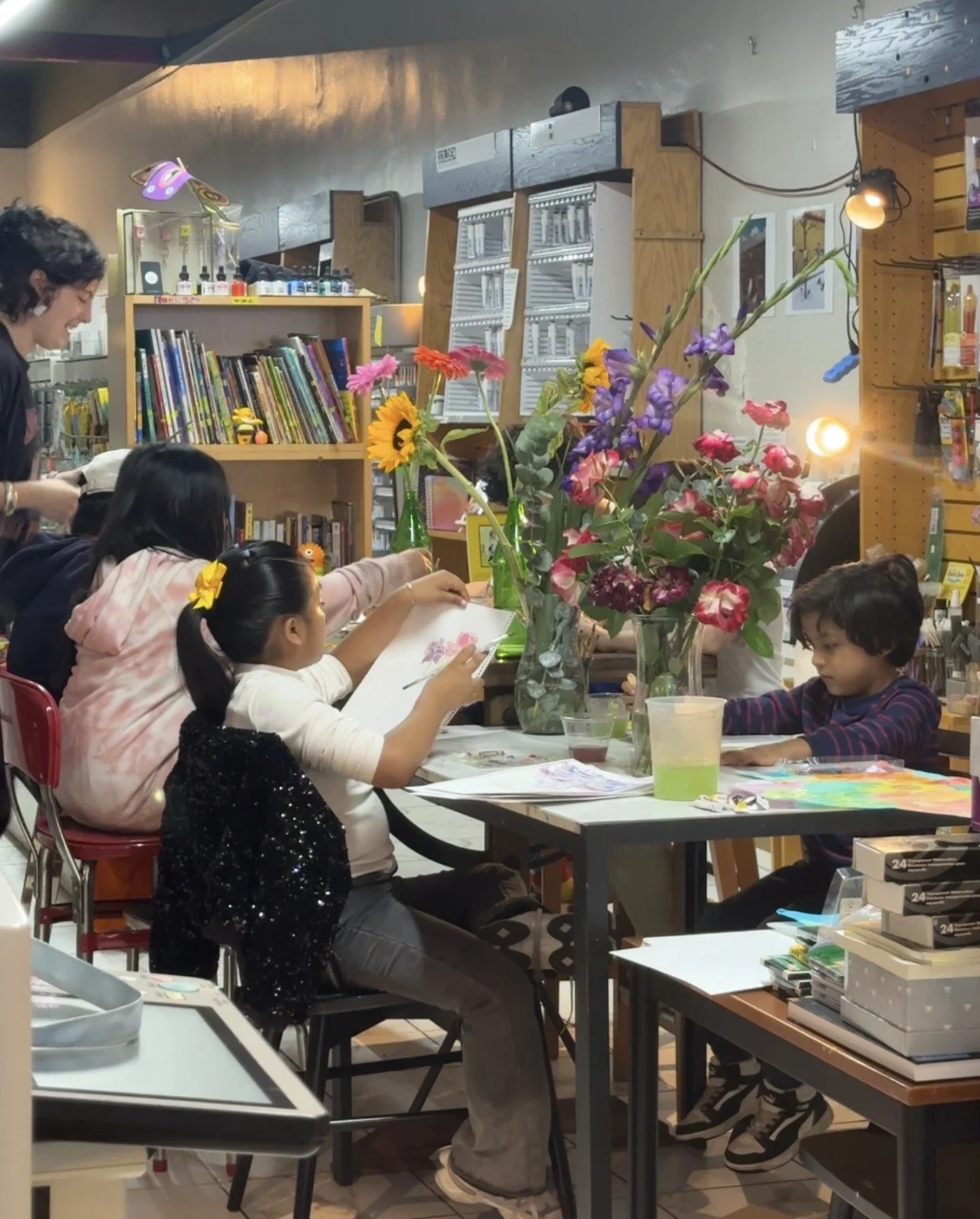 Big Kids Art Club! / Clases de Arte para Niñxs! Lessons change Weekly - Join us! (ages/edad 6-13)