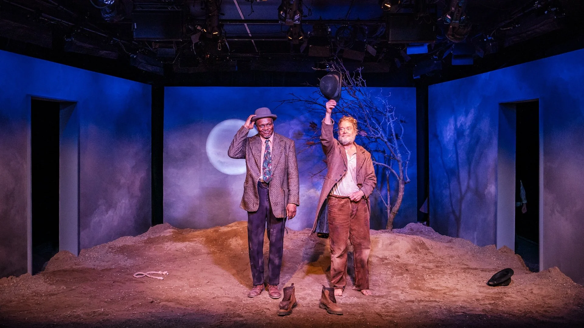 W*ElanaEmerPhotography_WaitingForGodot_CoalMineTheatre_EE_5277.jpg
