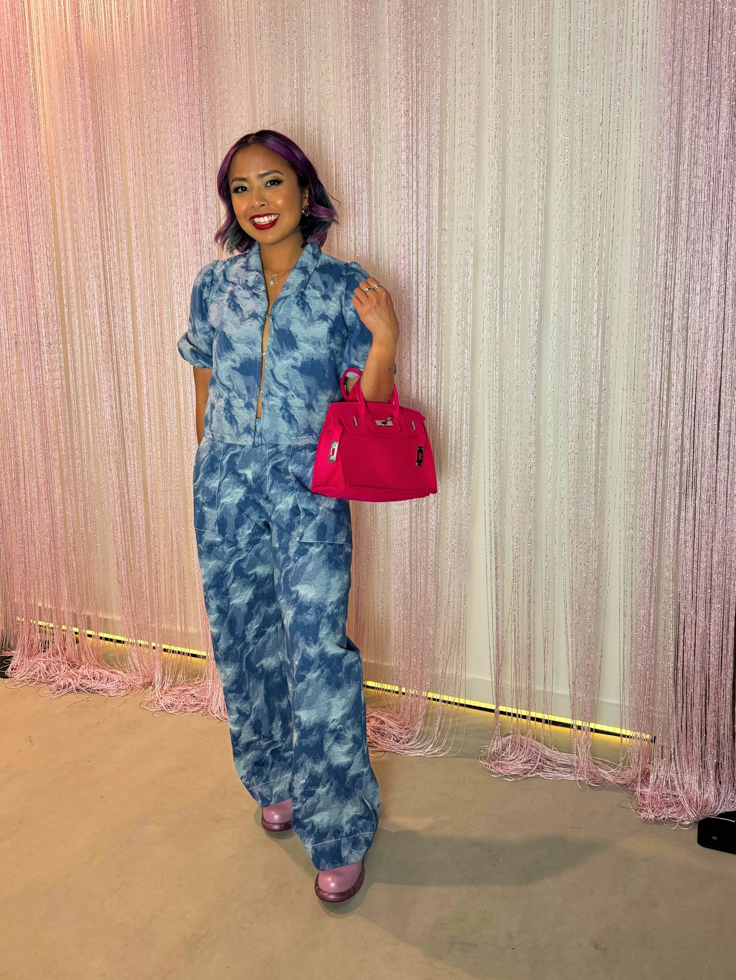 Had to rep 🇨🇦 fashion (and a Canadian tuxedo) at the Survivor 50 finale after party 🫶🏽

&hellip; and of course I had an outfit change. Why pass up a chance to wear another outfit?! 💕

Matching set @marigold_mtl 
Bag @stemargscot 
Shoes @fluevog 