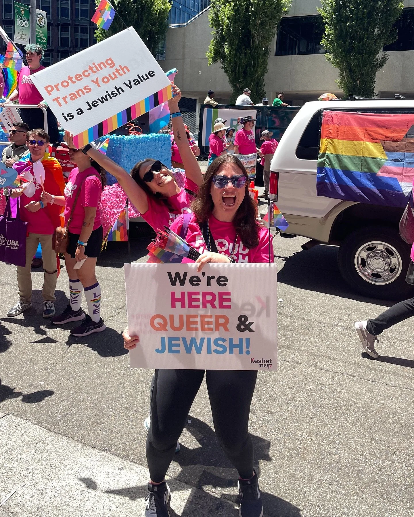 Shabbat Shalom to all 🏳️&zwj;🌈🤎🏳️&zwj;⚧️🖤

Slide 2 photos via Levi Meir/JCRC Bay Area (@sfjcrc) and Aaron Levy-Wolins/J. Staff (@jewishnews_sf)