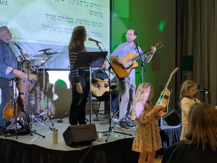 Todah Rabah to Rabbi Josh Warshawsky for an inspiring weekend of music and prayer 🫶 and special thanks to @jacobsladder.music for bringing your incredible talents and energy to our chapel on Thursday! 🎻