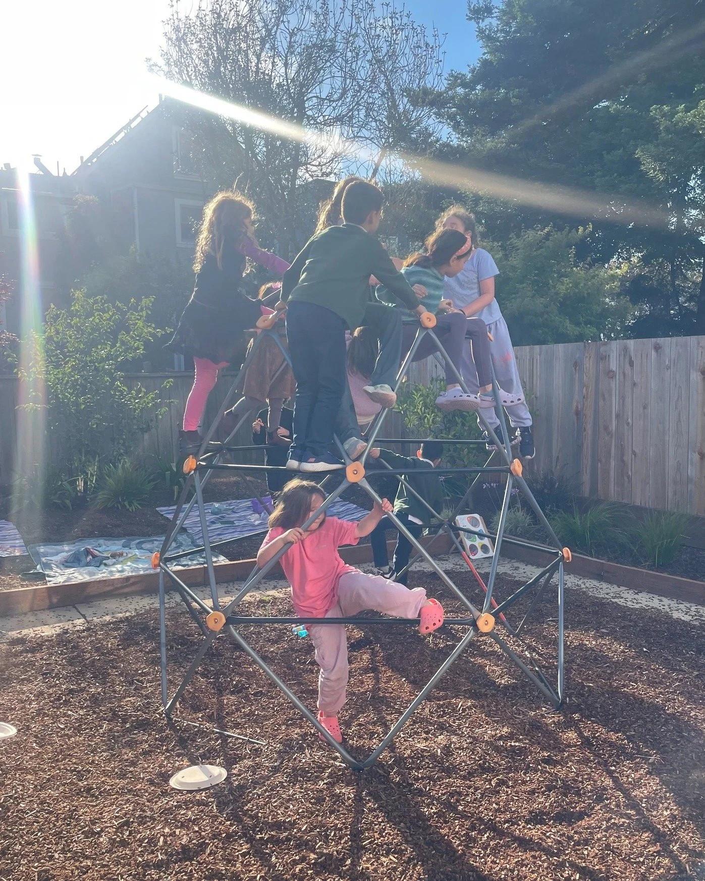 Our Youth Education families enjoyed a festive Lag b'Omer celebration with a backyard bonfire and s'mores! Shout out to The Rebbetzman for rocking the grill 🔥