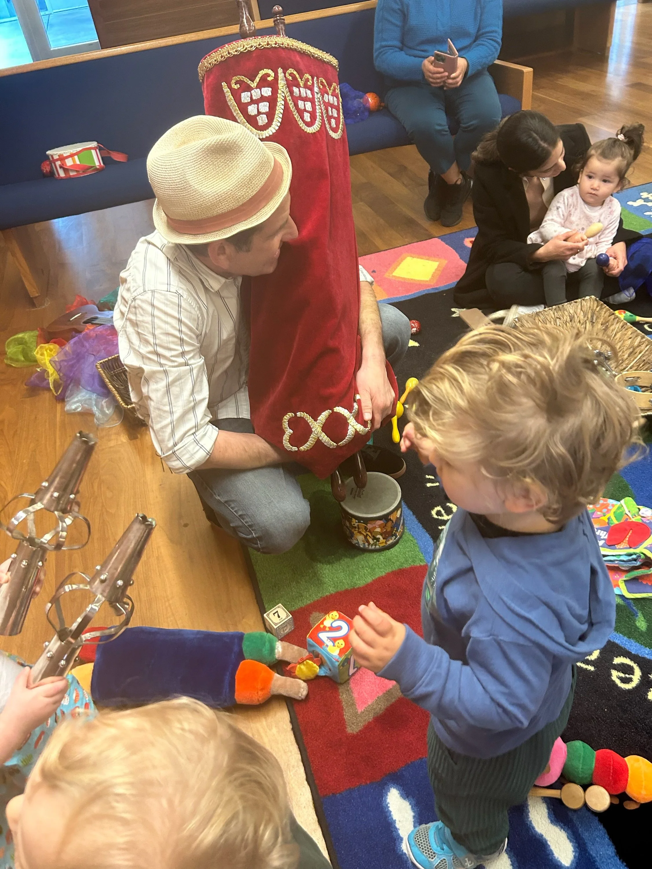Happy birthday to the magic behind the music&hellip; CBS educator extraordinaire Jonathan Bayer! 🥳 Celebrate Jonathan, recipient of the Diller Education Award (@helendillerinstitute) this Sunday, June 14th at the Jewish Federation (@jewishbayarea) Y