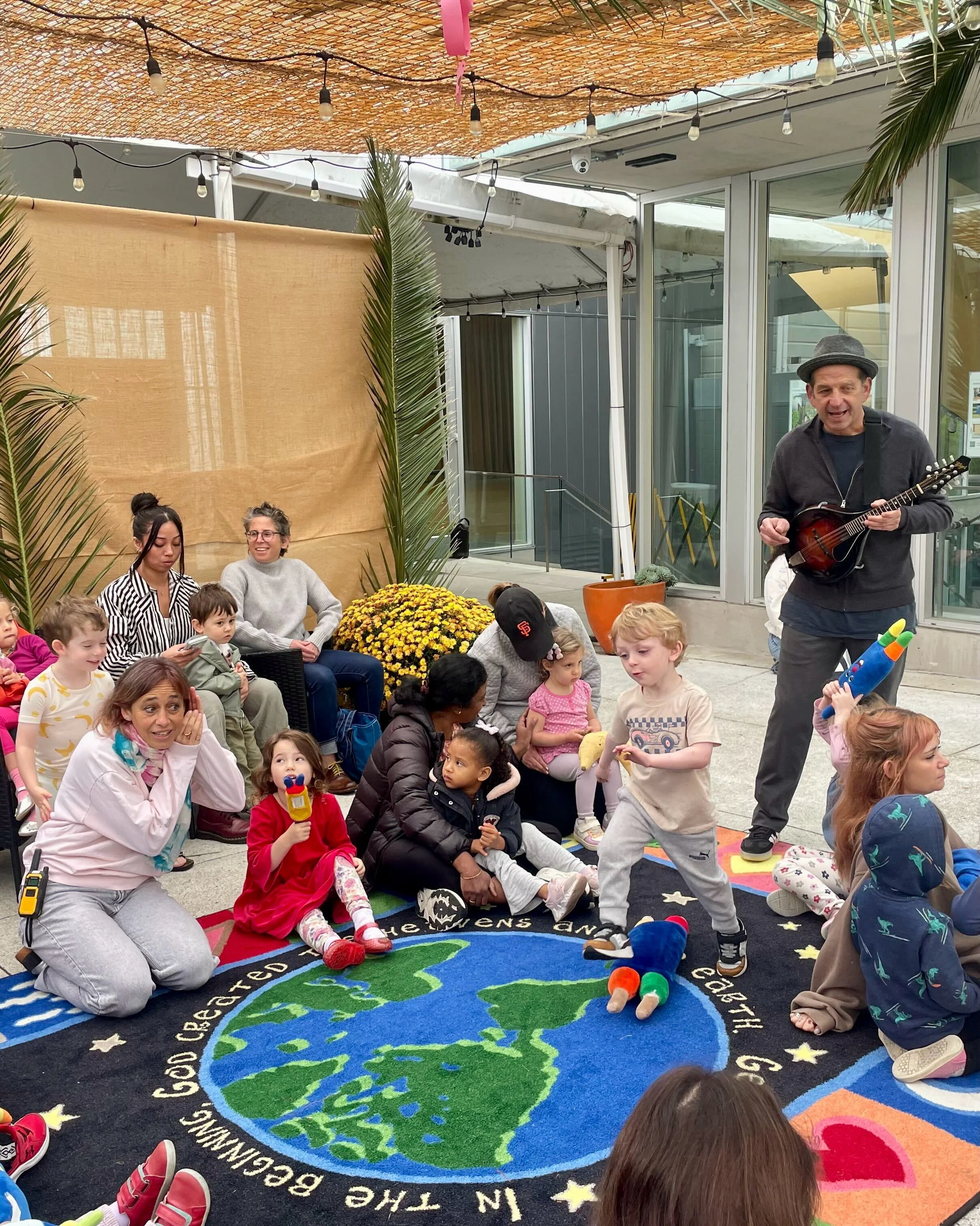Chag Sukkot Sameach from your friends at CBS Family Preschool! 🌿🪕

#reggioemilia #reggioinspired #jewishpreschool #sukkot #outdoorlearning