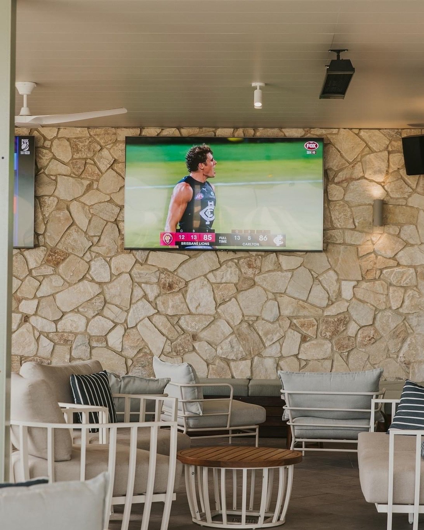 What&rsquo;s on our screens this week? 🤔 Come join us for a big weekend of sports! Will Port take out their first win in Geelong in 17 years? 

Fri 10 May
6:40pm | AFL - Geelong v Port Adelaide
7:15pm | A-League - Syd. FC v C.Coast

Sat 11 May
4:05p