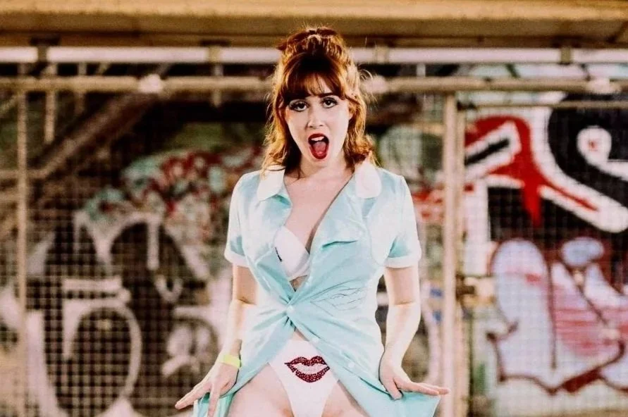 🍒 APRIL: RED MAMA