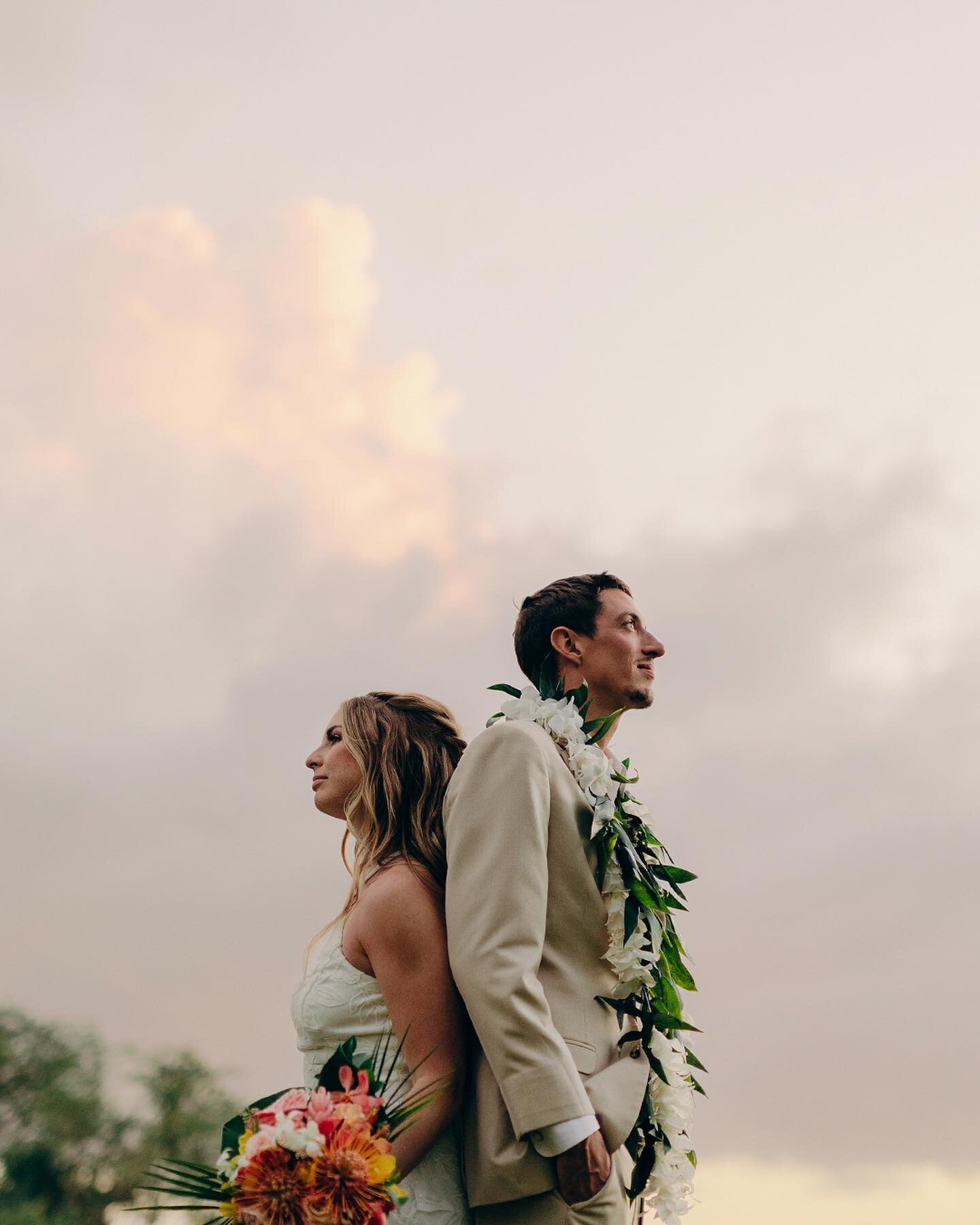 Elle + Cody 💕
.
.
.
.
.
.
#destinationweddingonmaui #weddinginhawaii
#photographersonmaui #mauiweddingplanning
#mauiweddingphotographer #hawaiiweddingphotographer
#waileawedding #intimateweddingphotographer
#hawaiiwedding #mauielopement #hawaiiphoto