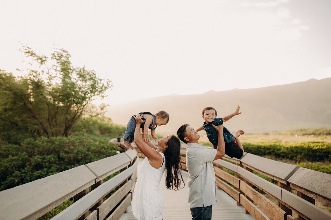 Making memories! 
.
.
.
.
.
.
#hawaiifamilyphotos #mauifamilyphotographer
#mauifamilyphotos #hawalifamilyportraits
#mauifamilyportraits #familysession #hawaiiportraits
#mauivacationportraits #hawaiiphotosession
#mauiphotosession #mauifamilyvacation #