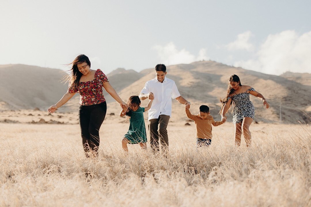 Wherever you go, I will follow..
.
.
.
.
.
.
.
#hawaiifamilyphotos #mauifamilyphotographer
#mauifamilyphotos #hawaiifamilyportraits
#mauifamilyportraits #familysession #hawaiiportraits
#mauivacationportraits #hawaiiphotosession
#mauiphotosession #mau