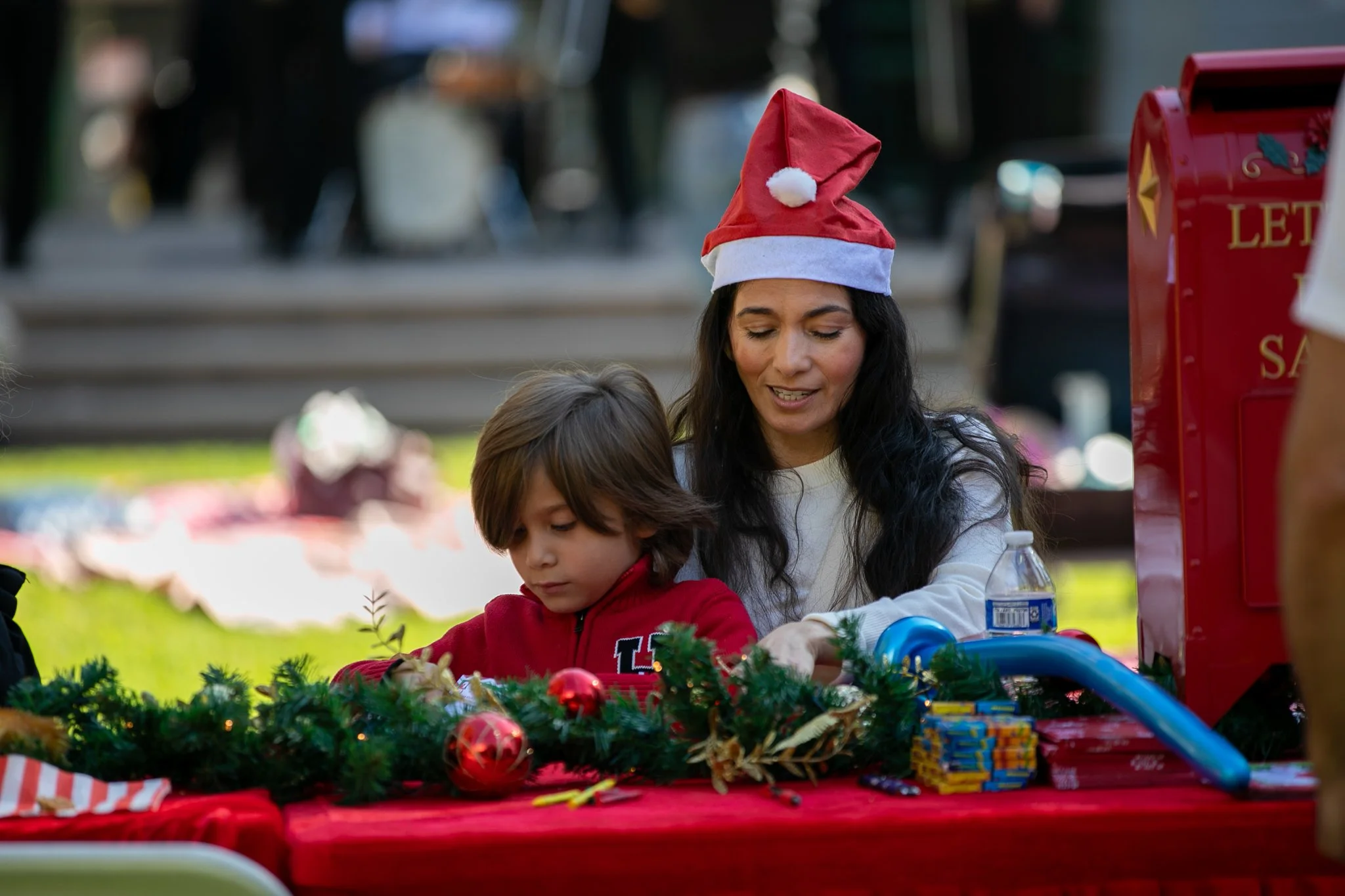 Picnic_With_Santa_2025_DTLA_Alliance_70.jpg