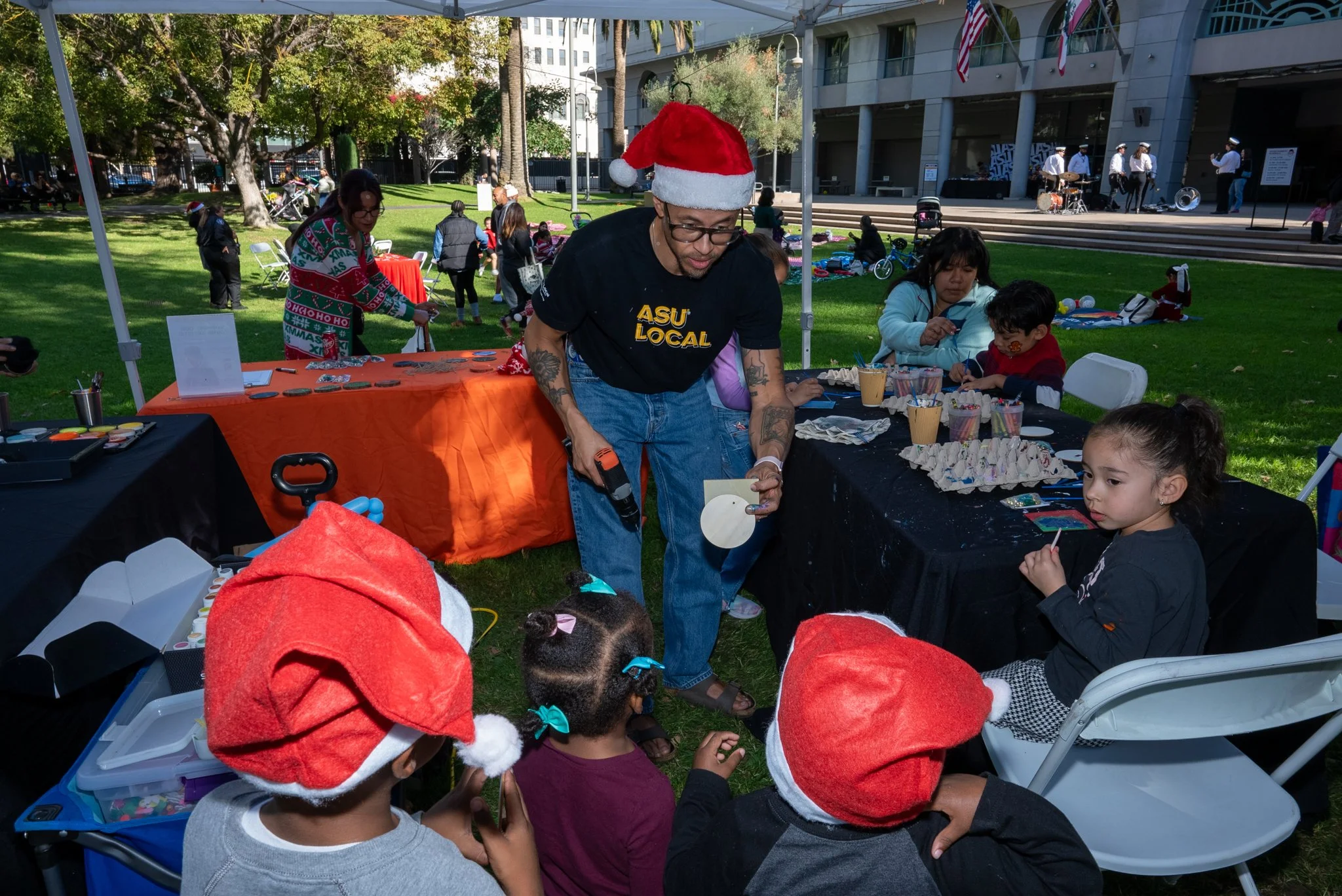 Picnic_With_Santa_2025_DTLA_Alliance_172.jpg