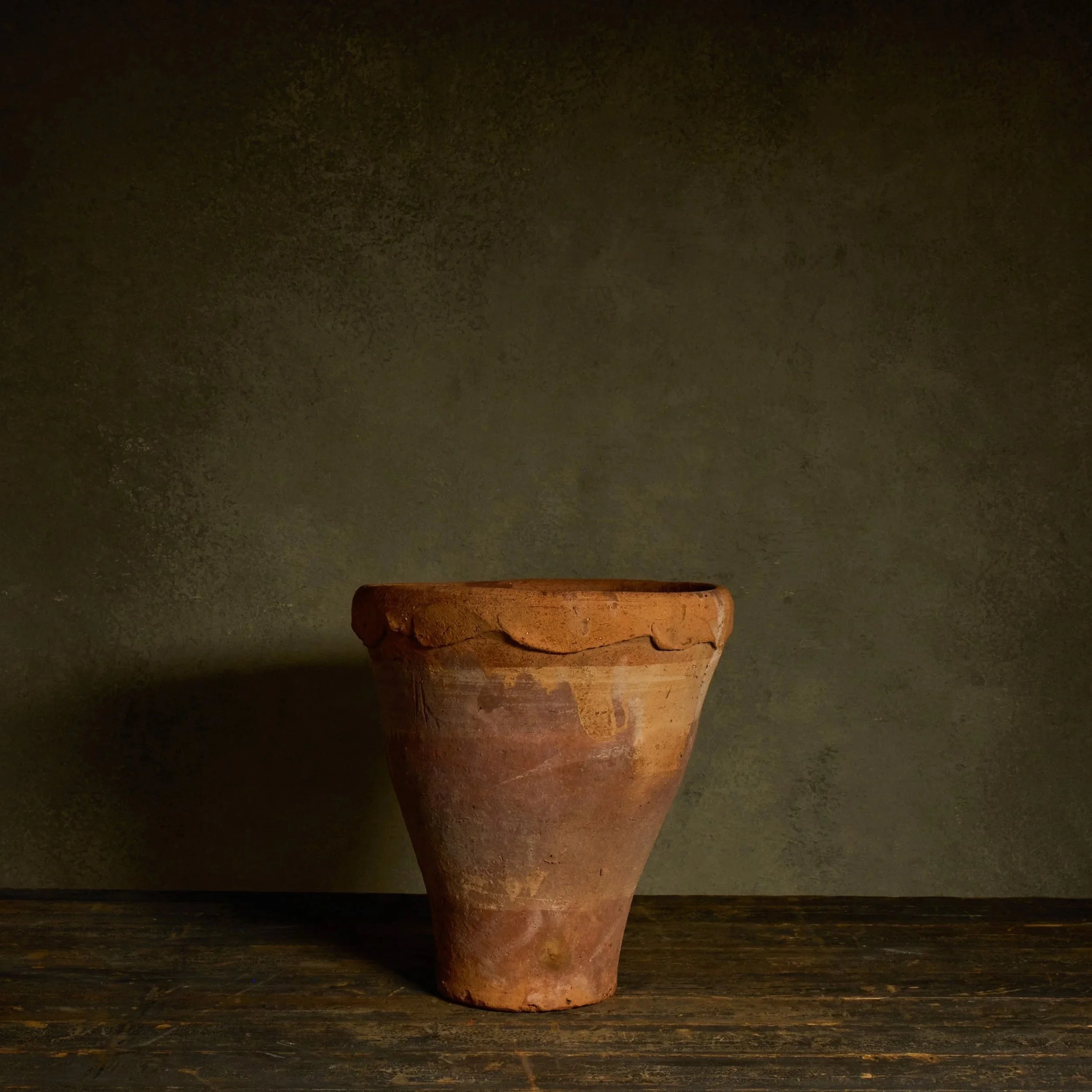 1062_D01_S06_0051_Terra_Cotta_Planter.jpg