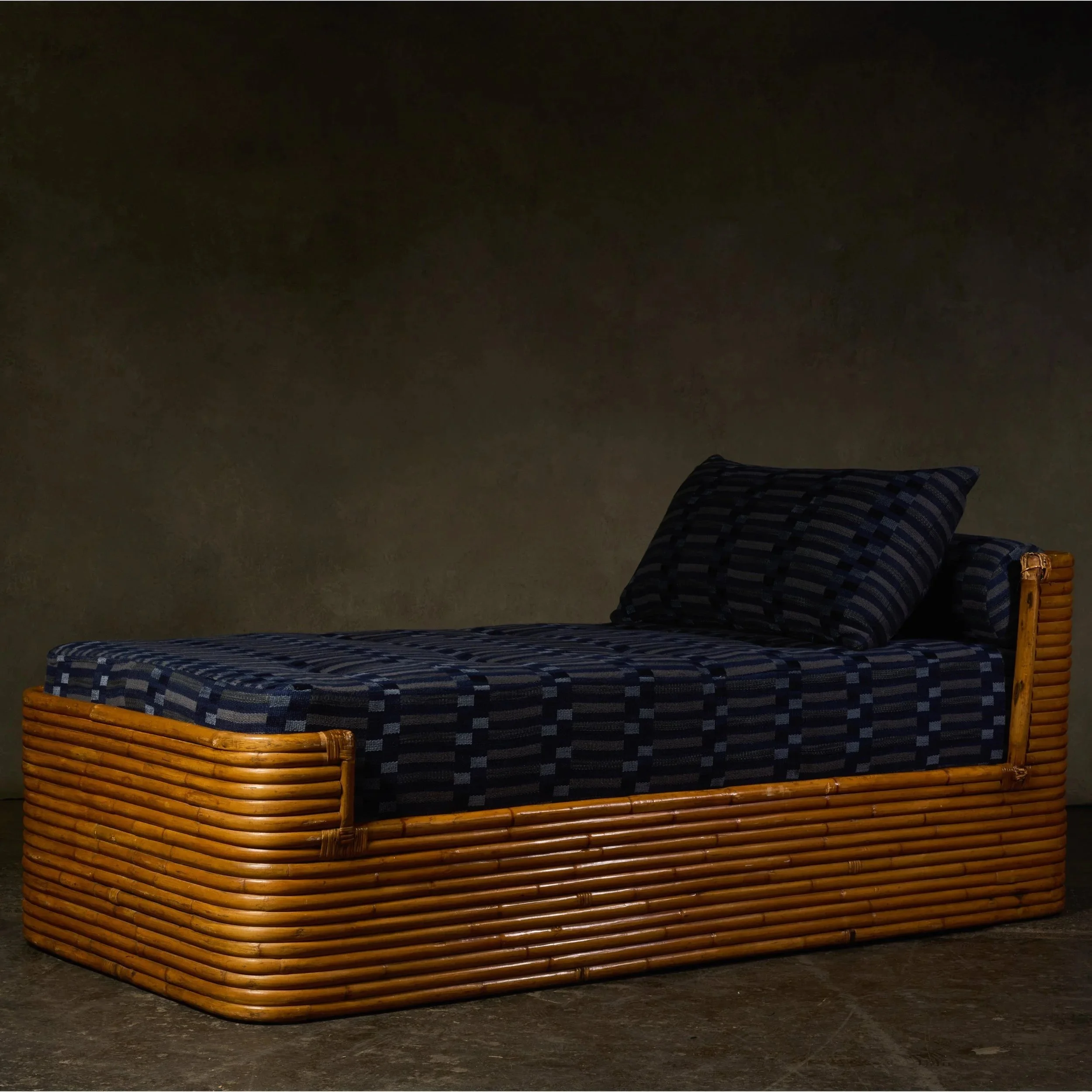 1061_S02_0069_Rattan_Daybed-2.jpg