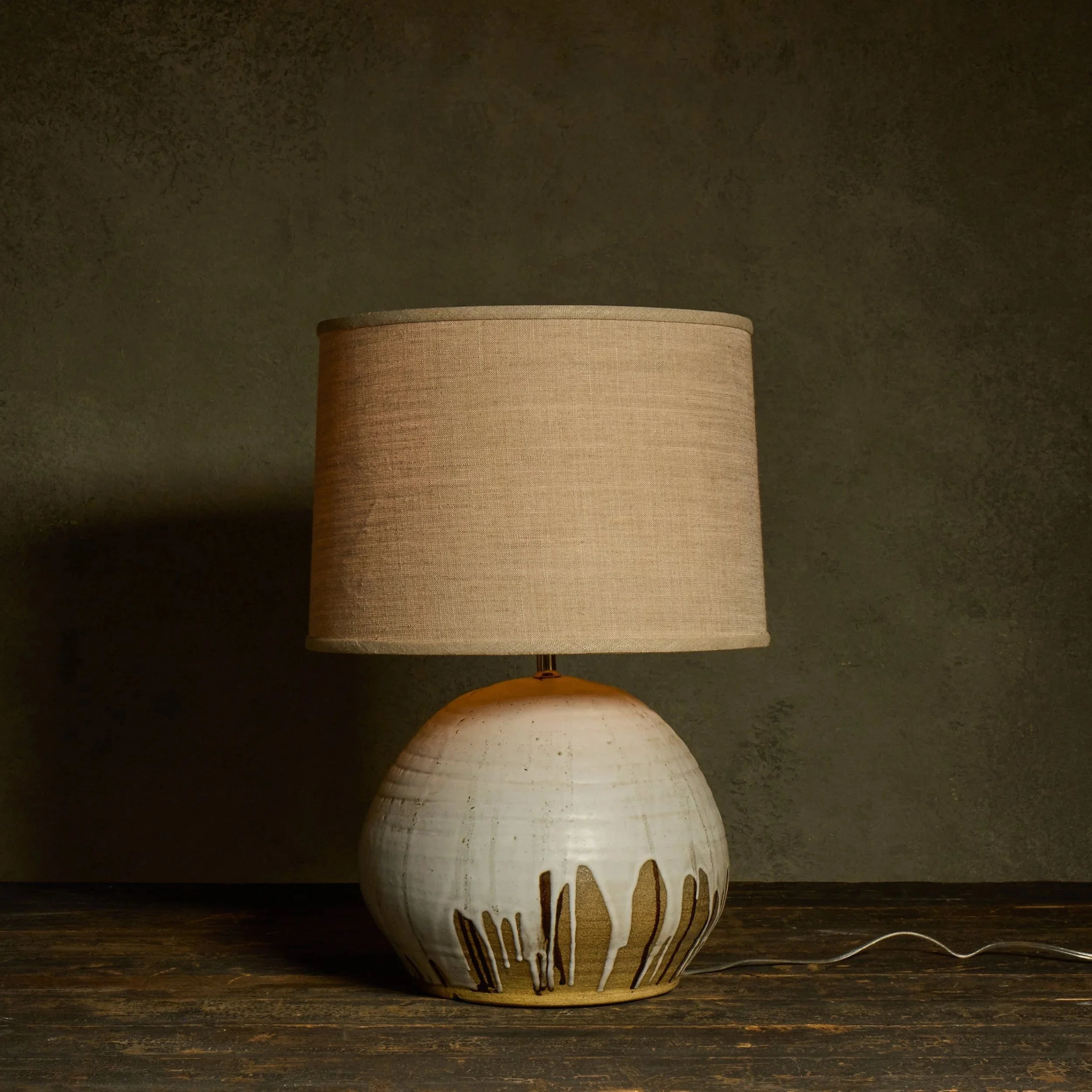 1062_D01_S01_0018_Pottery_Ball_Lamp.jpg
