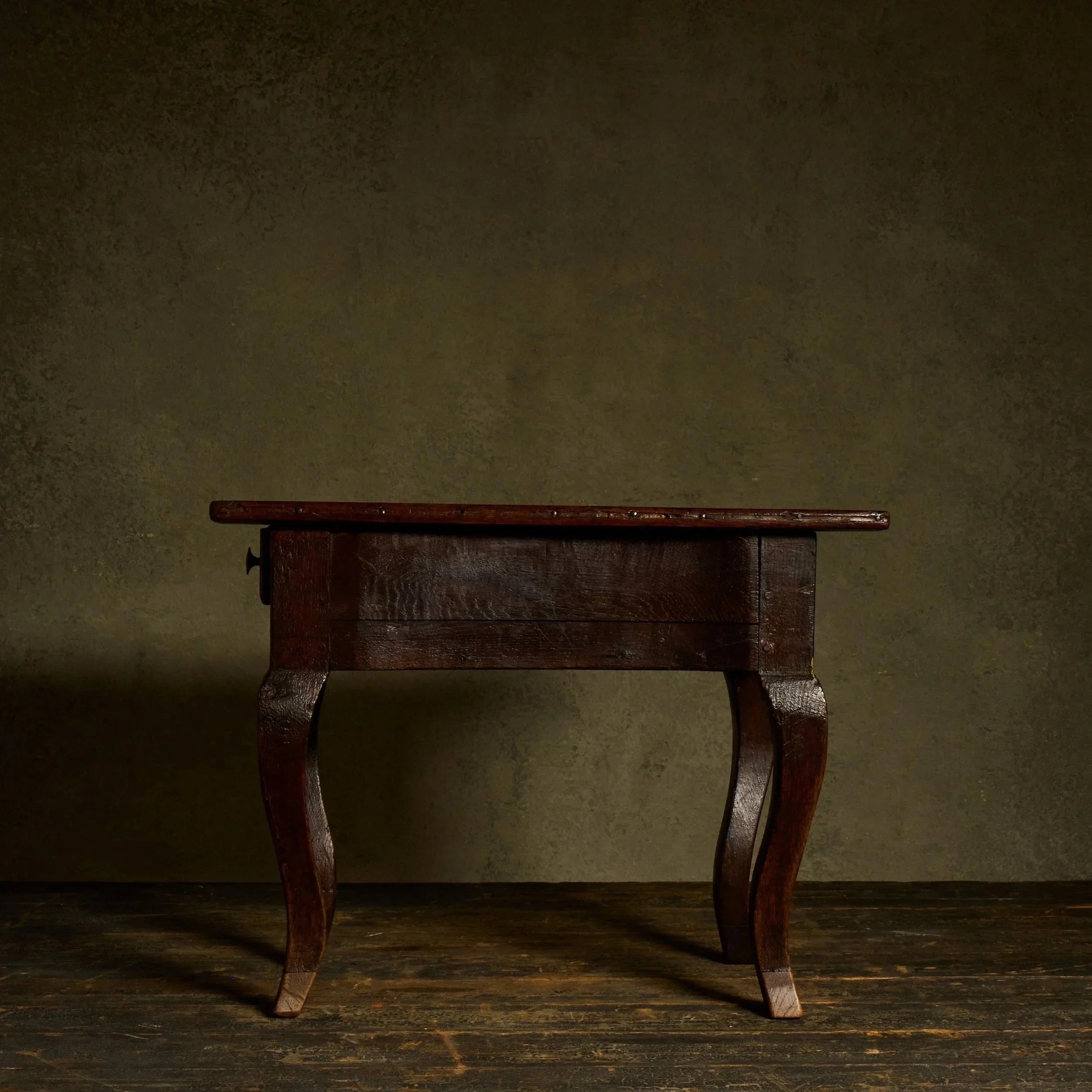 1062_D01_S18_0122_Louis_XV_Side_Table.jpg