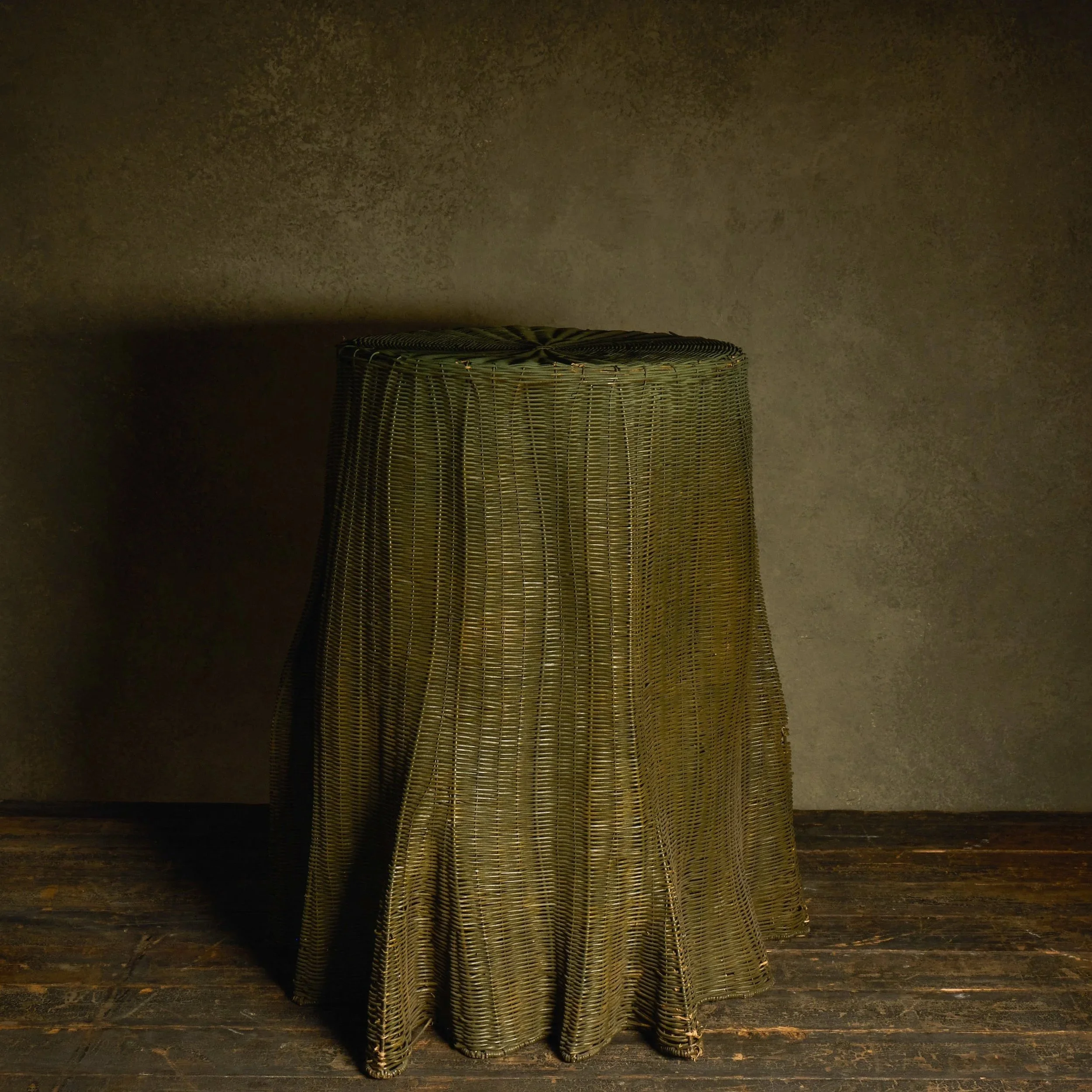 1062_D01_S04_0038_Wicker_Ghost_Table.jpg