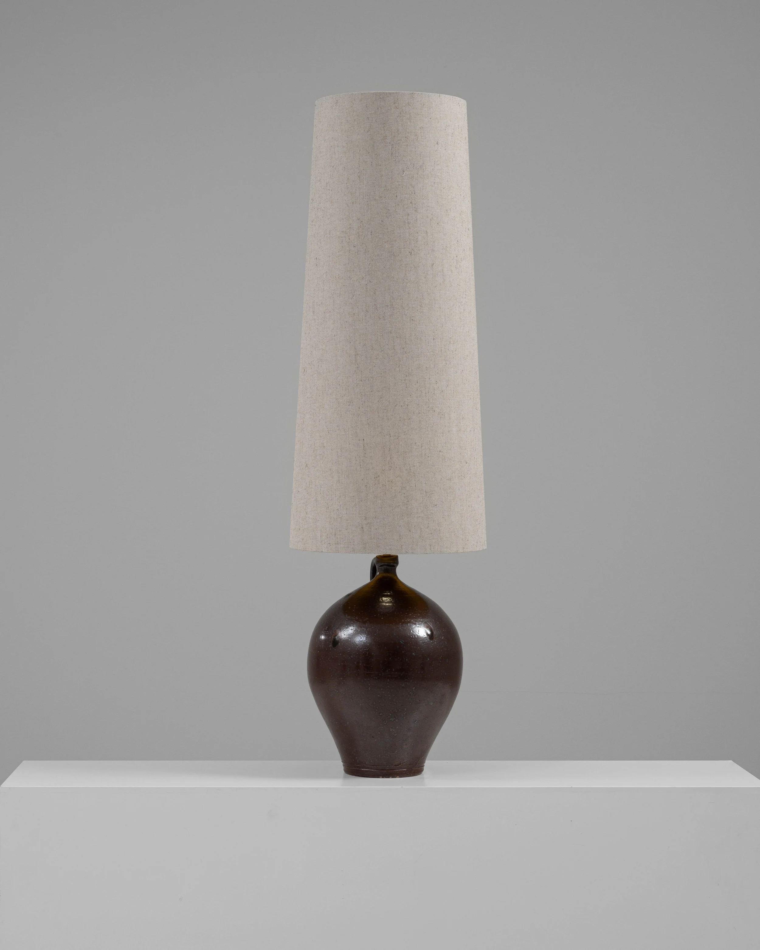 EUA_B2221_01 (3).jpg