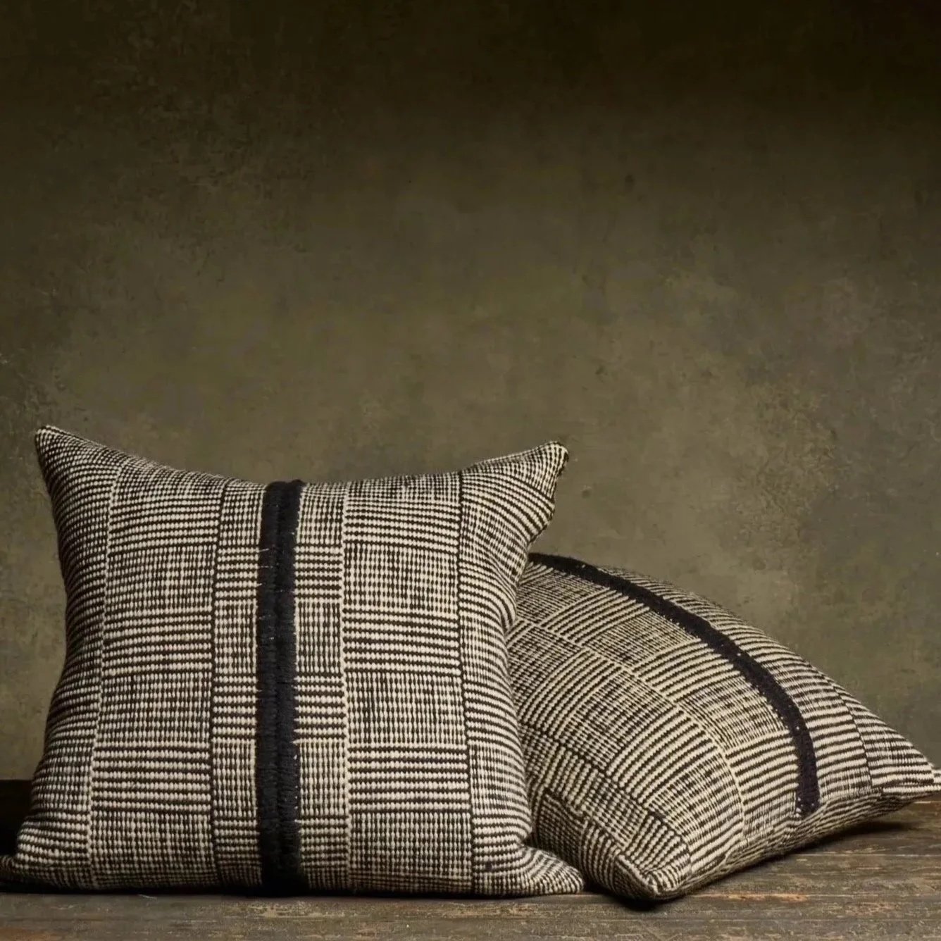Handmade Texturized Throw Pillow - Black/White