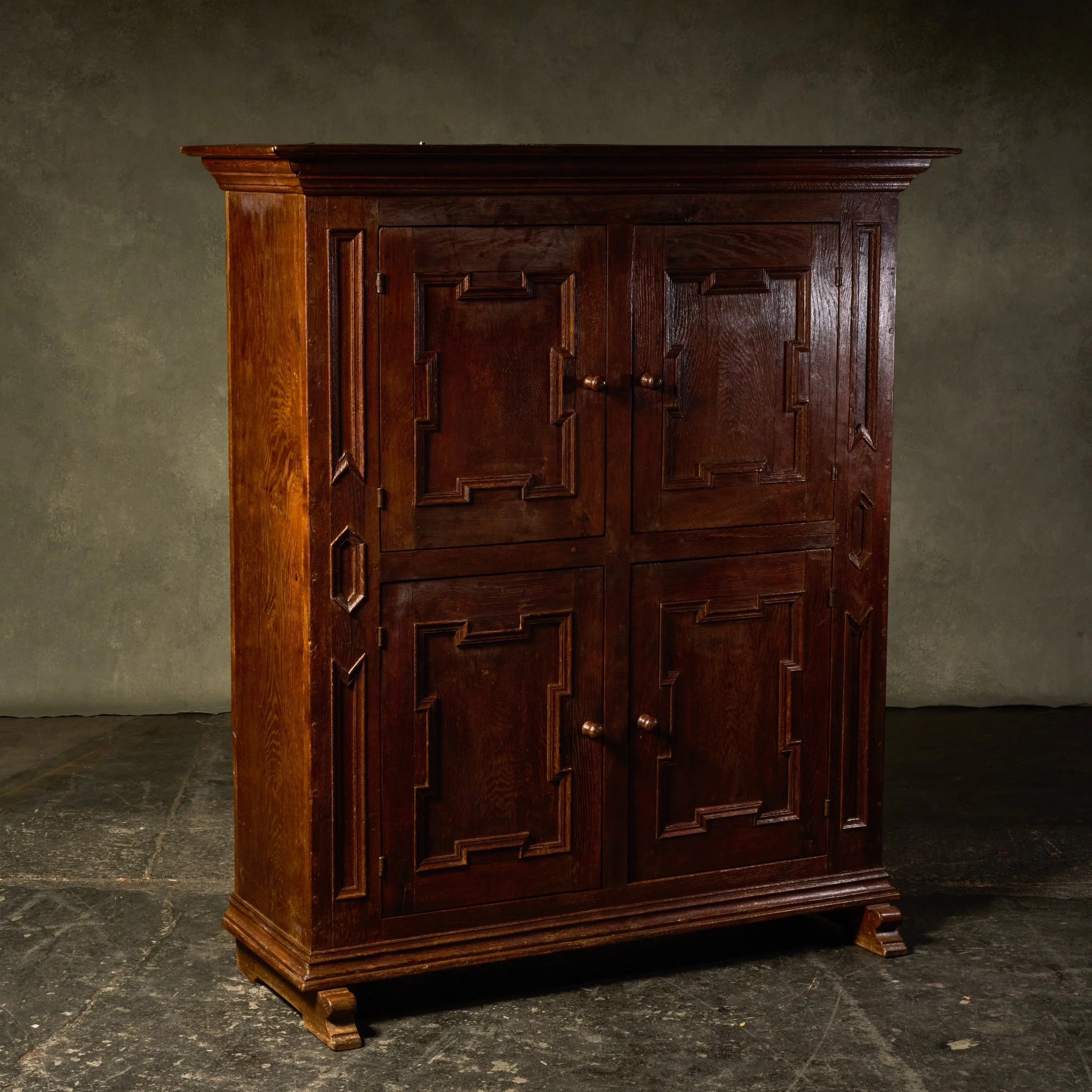 1061_S01_0053_Neo_Baroque_Cabinet-2.jpg