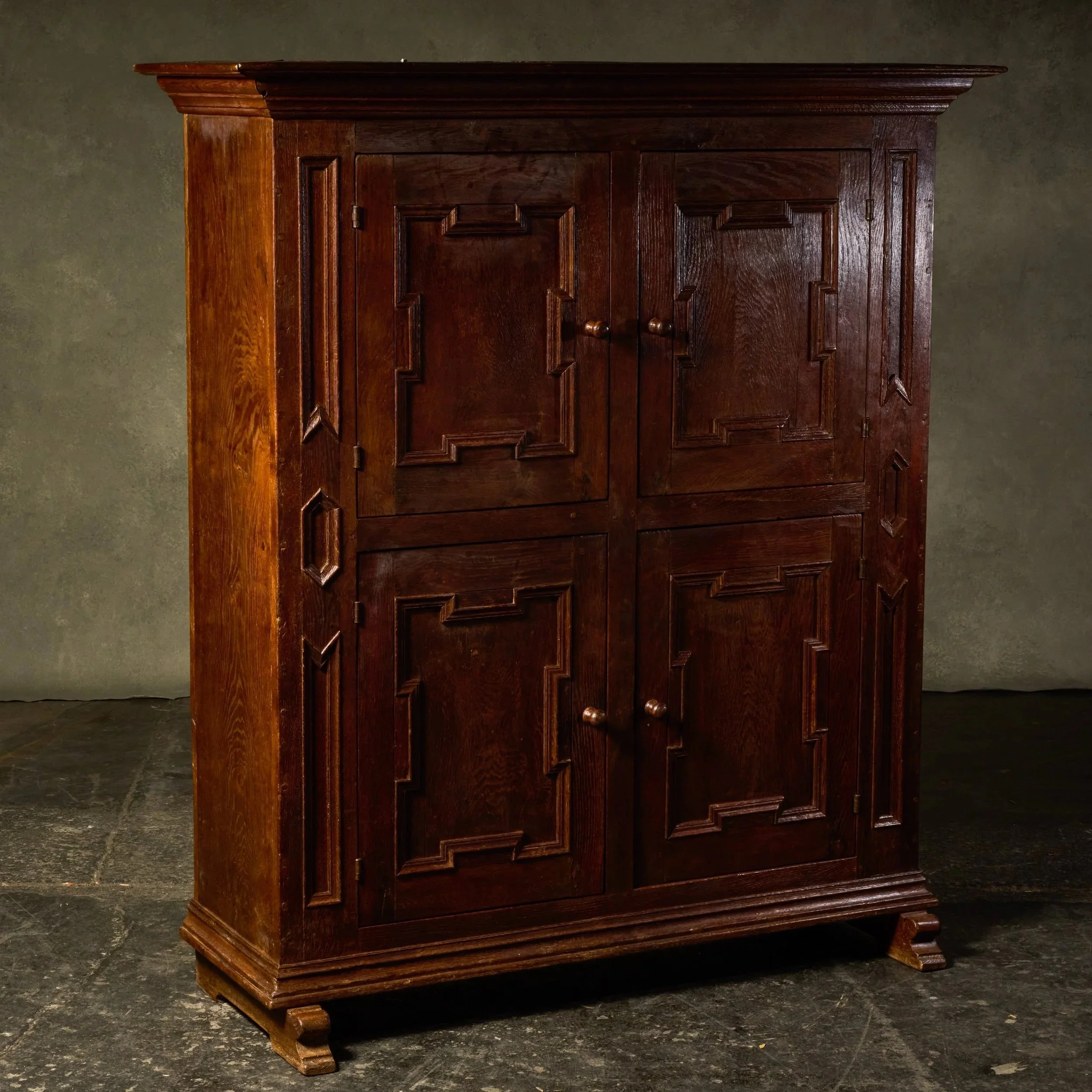 1061_S01_0053_Neo_Baroque_Cabinet-2-2.jpg