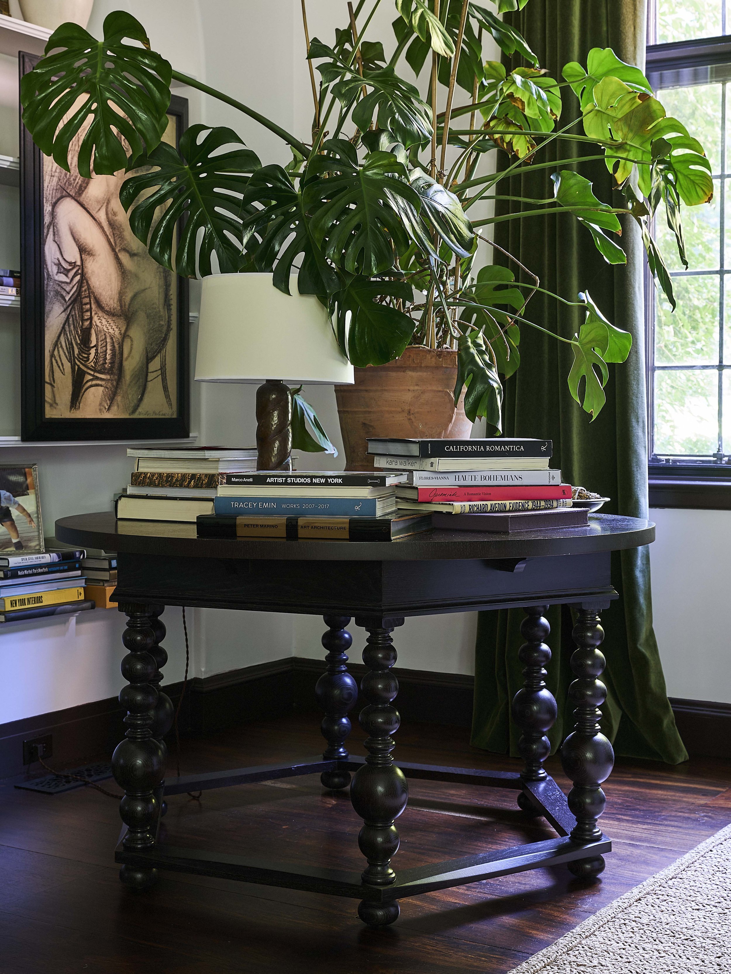 Campanil Entry Table_Alfredo Paredes Studio_lifestyle photo 2.jpg