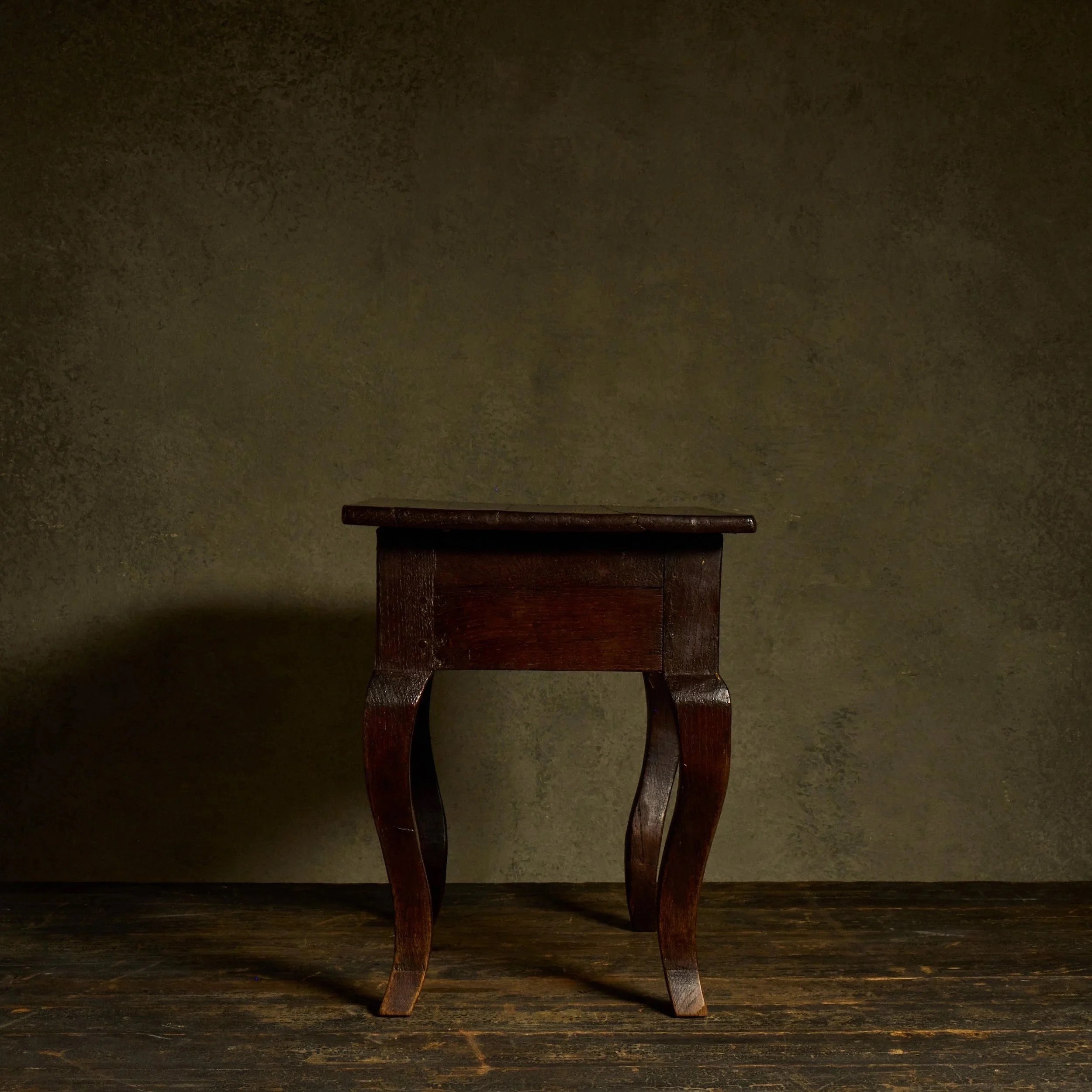 1062_D01_S18_0125_Louis_XV_Side_Table.jpg