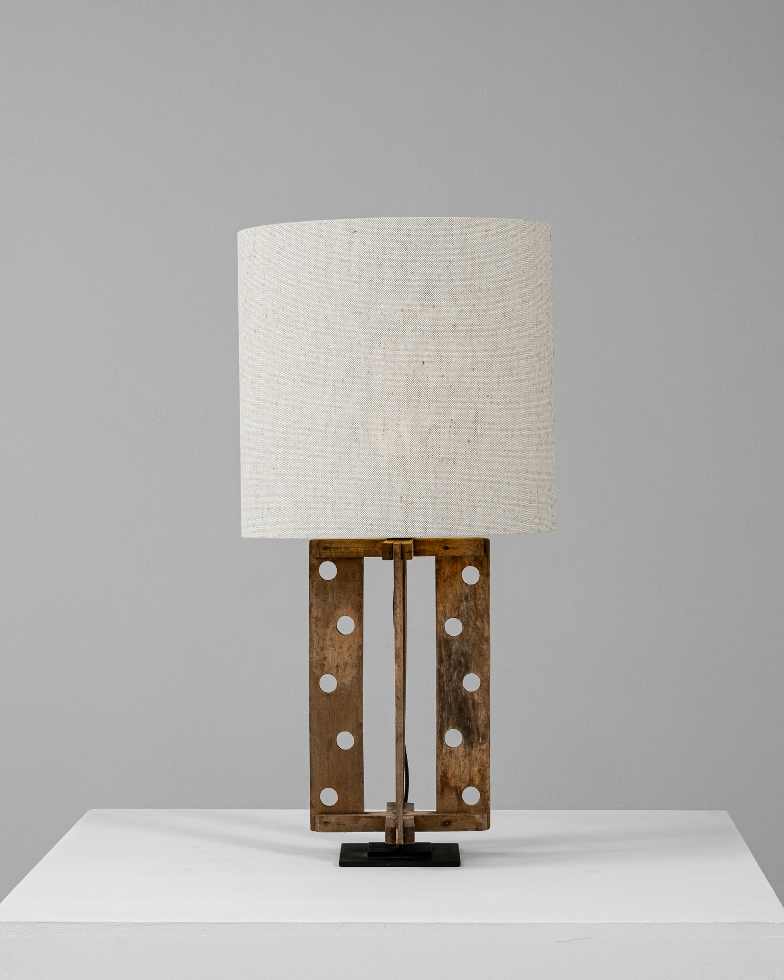 EUA_B2117_01 (2).jpg