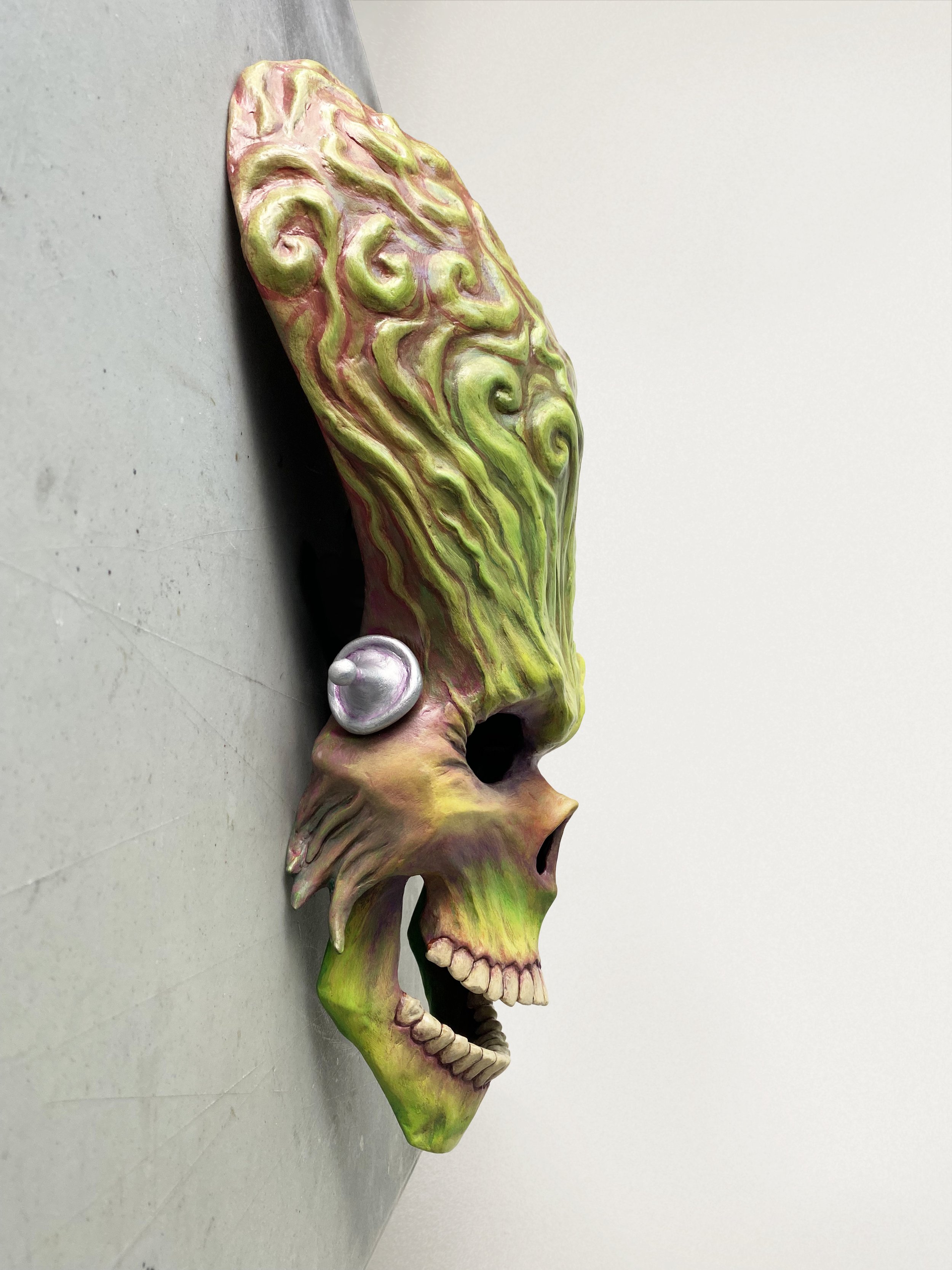 Mars Attacks Mask - Side Right 1 230809.jpg
