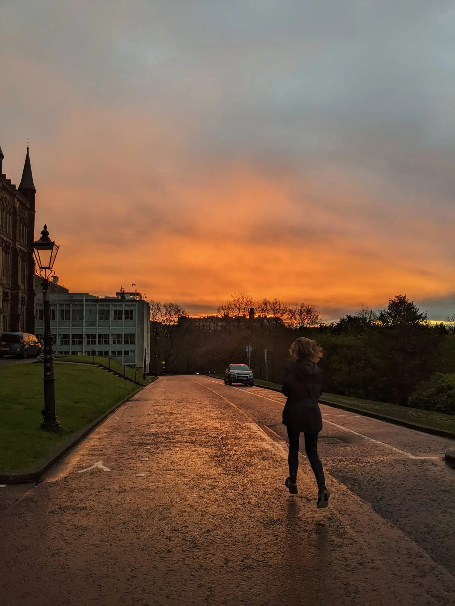 Photo of Yo running at sunrise in Glasgow