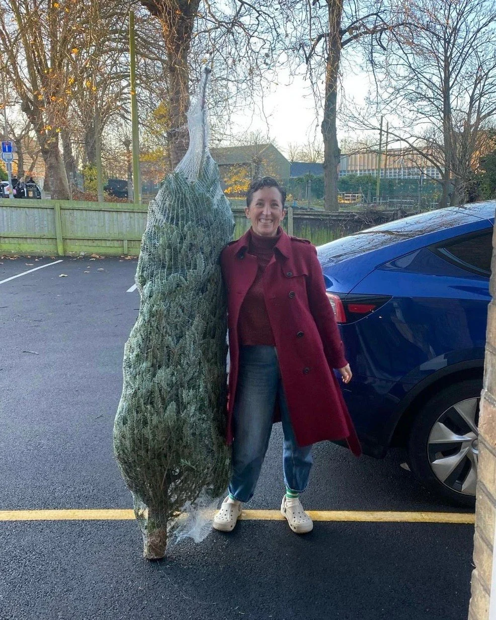 Matching heights 🎄🎅🏽

#dentalsmiles #dentalsmilesflagstaff #dentalsmilesessex #flagstaffcolchester #colchesterdentist #dedicatednervouspatients #naturalsmile #nervous #sedation #teethwhitening #nervouspatient #dentist #smile #cosmeticdentistry #ve