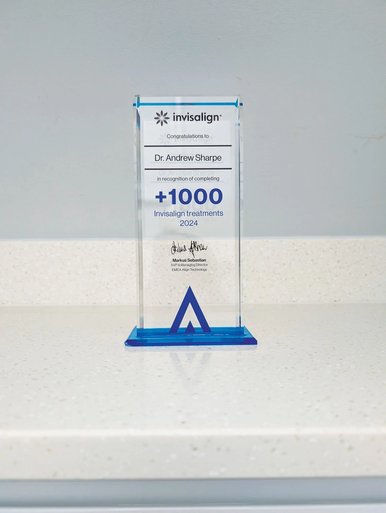 Invisalign Award for Dental Smiles for over 1000 treatments