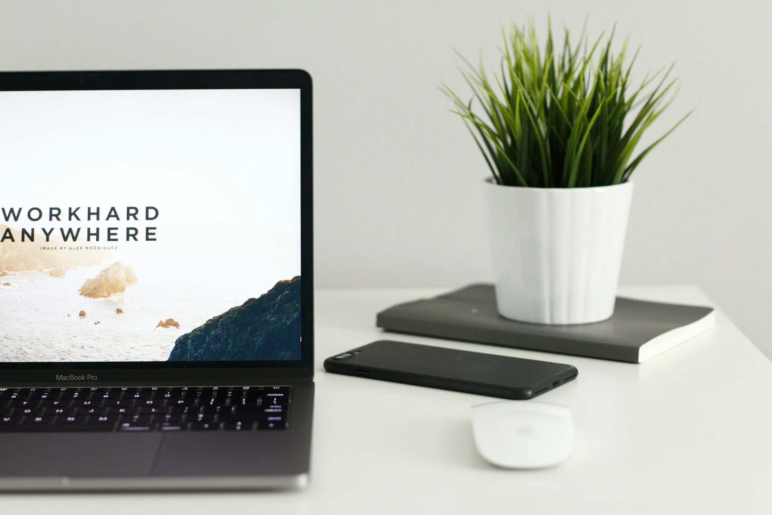 Zelf een website bouwen of laten maken?
