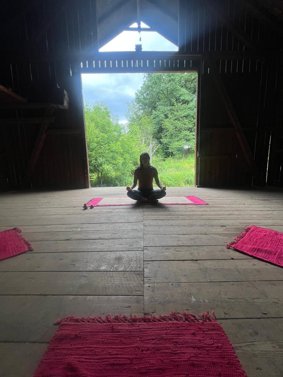 Yoga-Sommer in der Tenne
