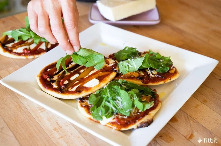 Easy Veggie Pita Pizza 