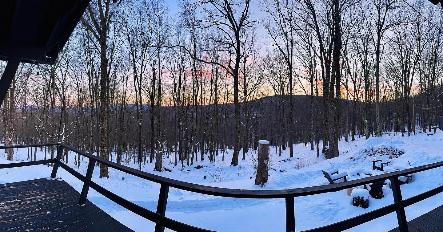 A different kind of Views 🌅 ⛰️ 🌲🤩

#cozy #cabin #thecabinchronicles #cabinlove #countryliving #catskillmountains #upstateny #travel #beautifuldestinations #cabinporn #cabininthewoods #valleyviewcabin #cozycabin #dreamy #woods #chillvibes #freshair