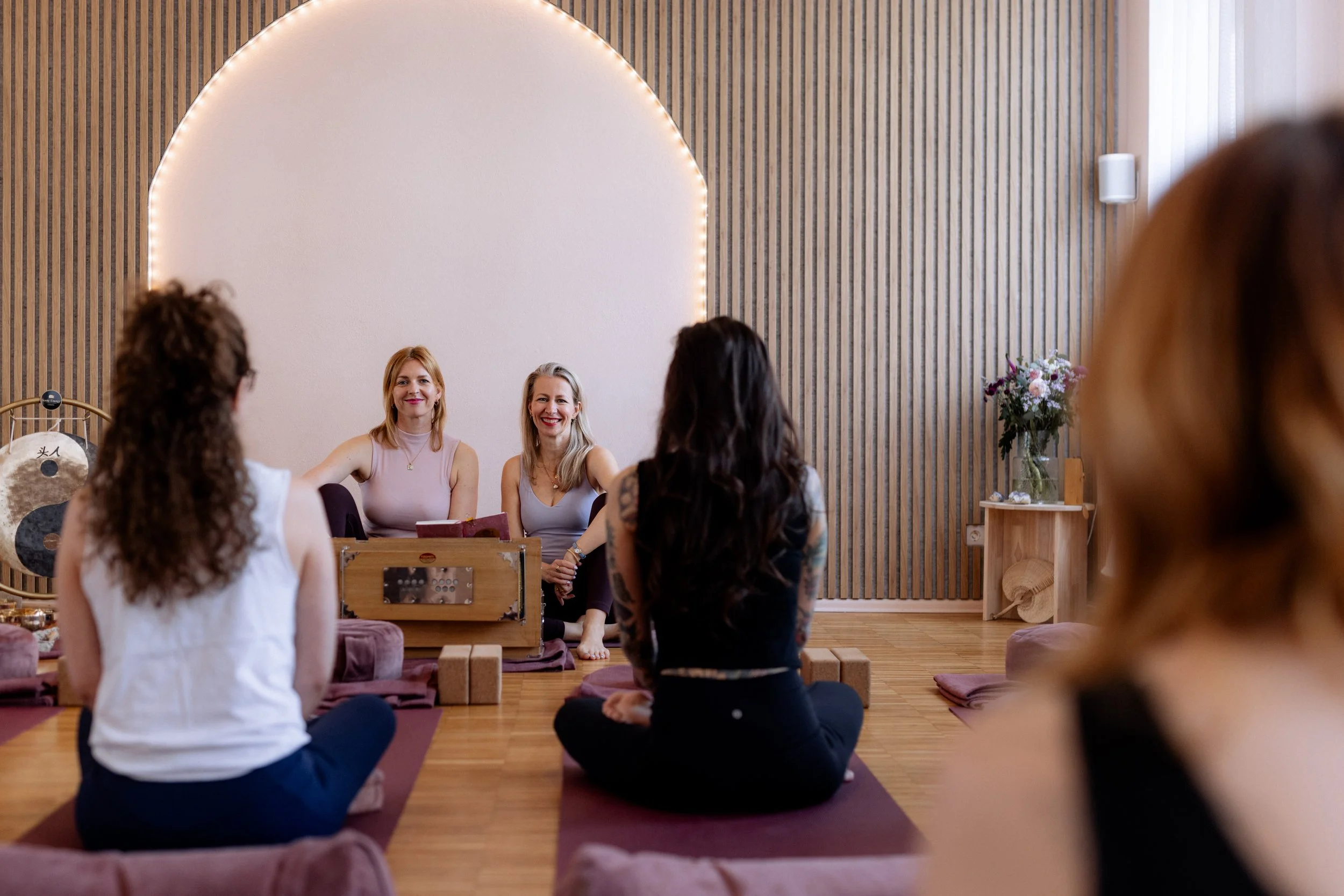 Die Gründerinnen, Bianca & Elisabeth in ihrem Female Health Space in Berlin Friedrichshain 