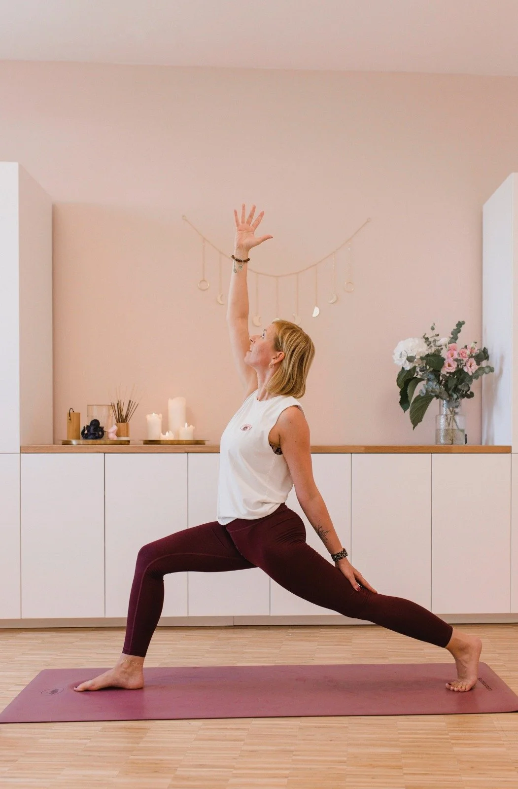 Bianca - YOU GLOW Gründerin & Hormon Yoga Lehrerin. Herzensthema Hormon Yoga Wechseljahre und Menopause.