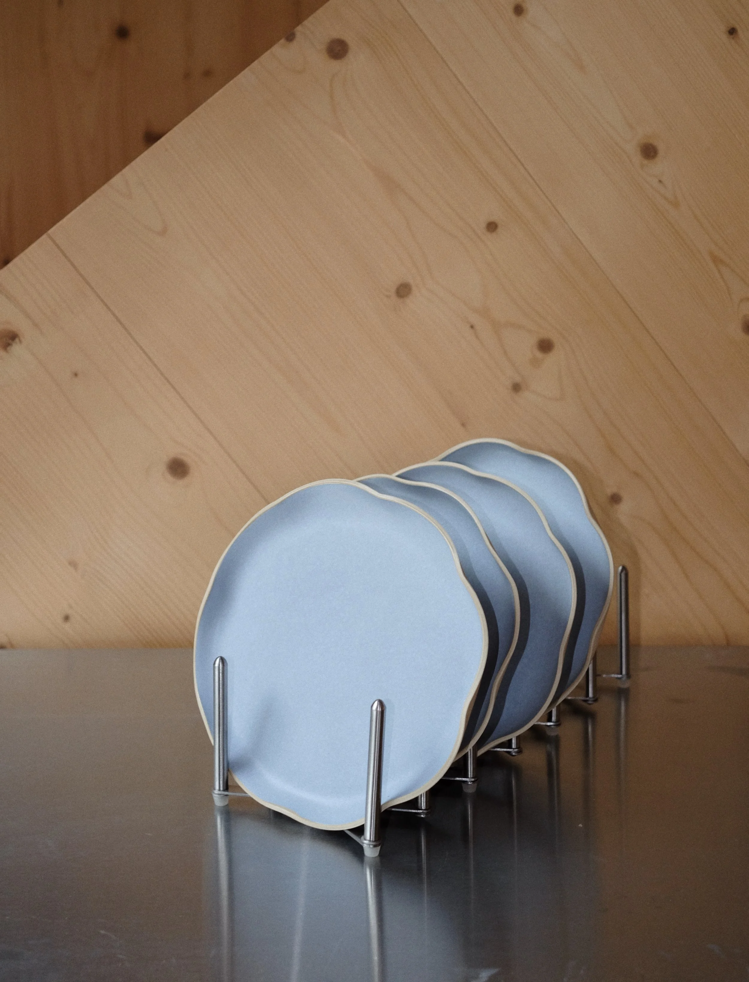 FLOW plate: medium (soft blue)