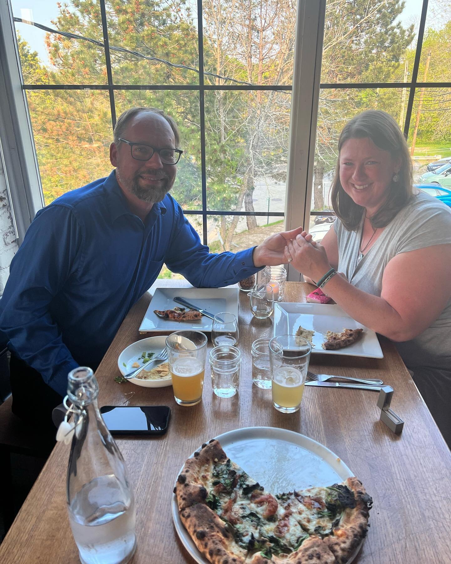 Congratulations to Bryan and Carrie on being the first proposal in our dining room! And yes&hellip;. She said yes!!

Congratulations and here&rsquo;s to many more memories!!
🍾 🍕 🔥