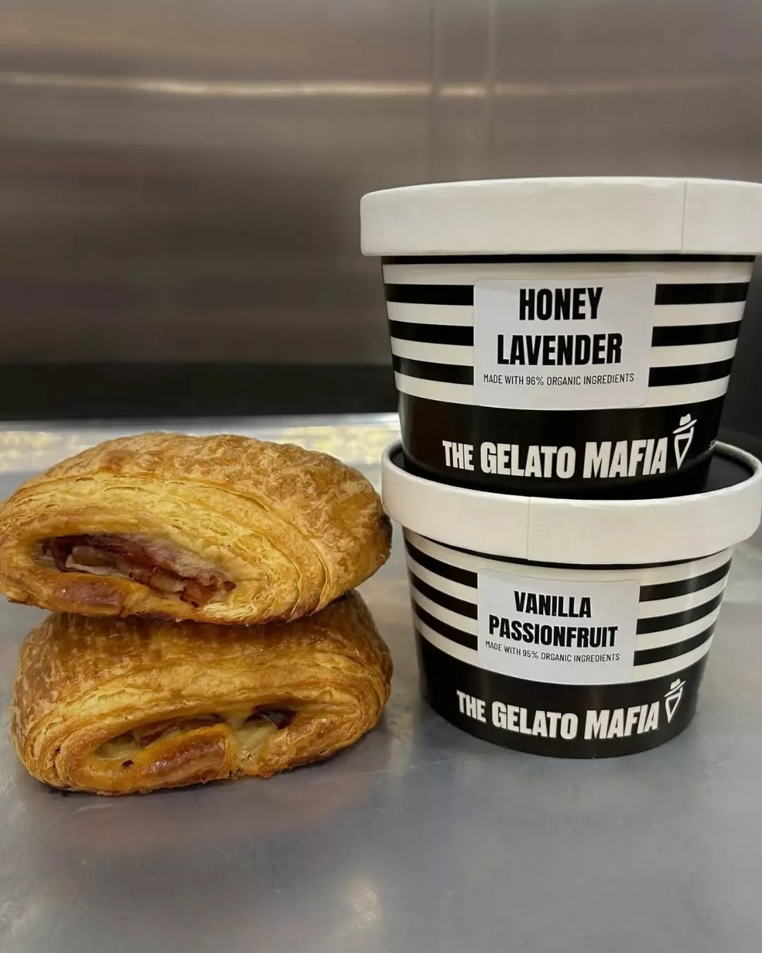 What do we think about Tuesdays? 👀
Yes.. #TwoPintTwoPastryTuesday
.
New month. New flavours. New season, perhaps? 
We&rsquo;re already in the Spring mood, because nothing says spring like Lavender Honey!
.
Now&rsquo;s your chance to win and taste th