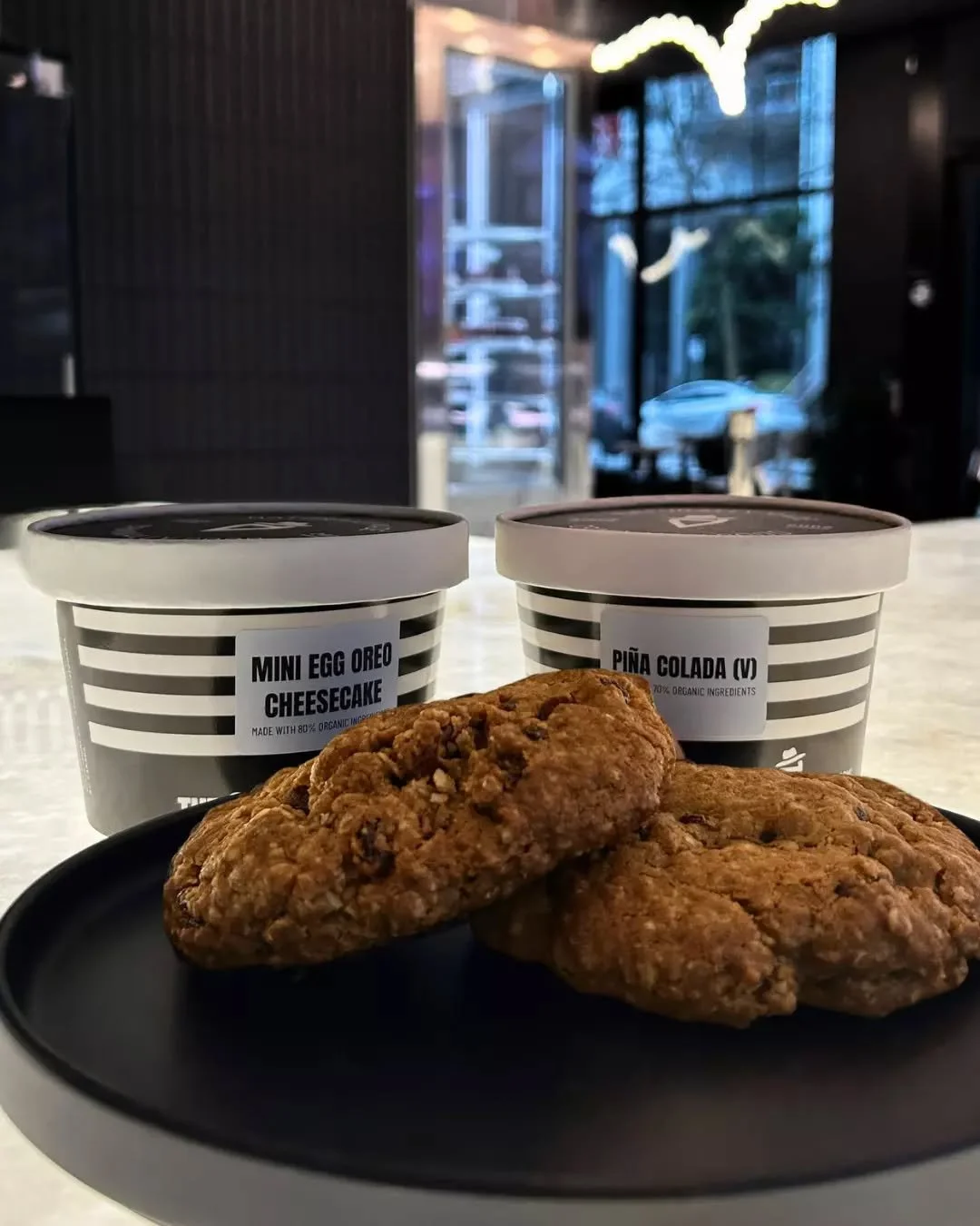 #TwoPintTwoPastryTuesday
.
Fresh week, fresh flavours.
March features in full swing! 
.
We're now introducing our new line of
DoD Cookies: 100% Organic Canadian flour, including 50% @nunweilersflour whole grain.
. 
Here&rsquo;s your chance to win and