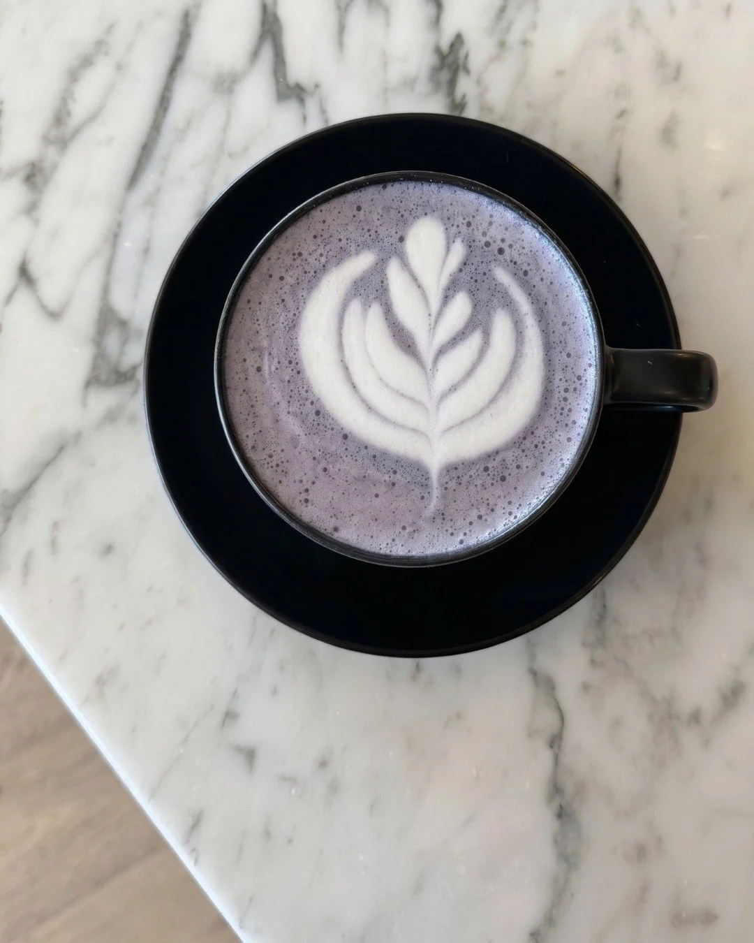Lavender Tea Latte.
Floral, soft, and still a little warm&hellip; just like the season before summer fully arrives.
.
Delicate lavender notes meet a smooth, creamy finish