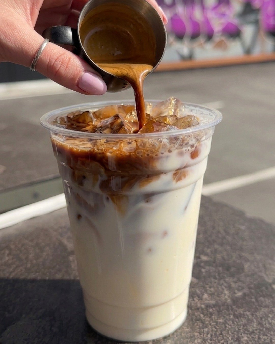 Summer temperatures this weekend, all the excuse you need to get outside with an iced latte.
.
We've got your cold brew sorted ☀️
.
#DolceAmore #IcedLatte #ColdBrew #IcedCoffee #Summer