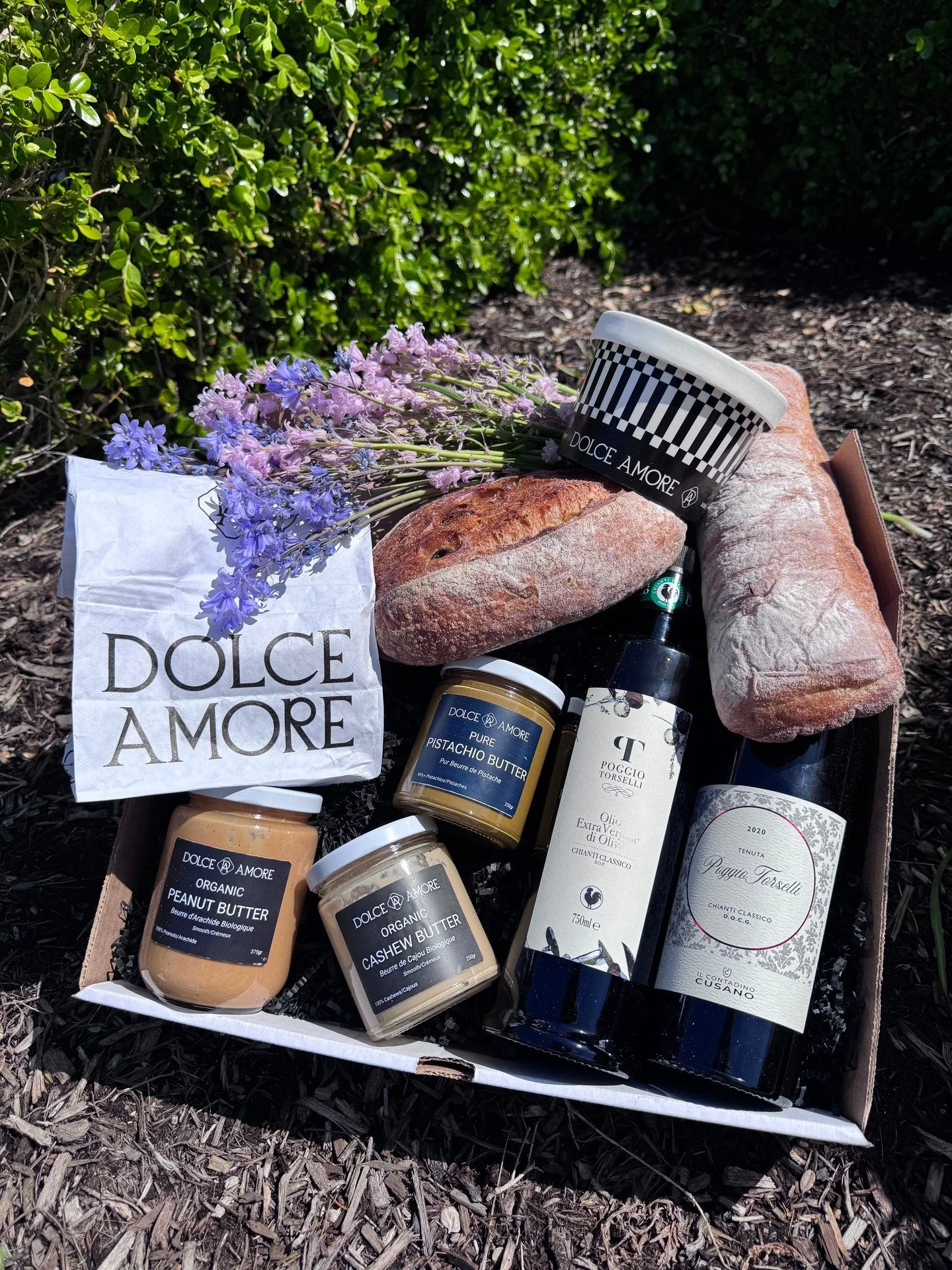 🌸 MOTHER'S DAY GIVEAWAY! 🌸
-
Our boss lady, @Daniela.Cusano, is expecting baby #3 any day now. So we want to spread our gratitude, excitement, and love, in giveaway form!
.
We're giving away a LA FAMIGLIA DOLCE AMORE GIFT SET, VALUED AT OVER $250! 
