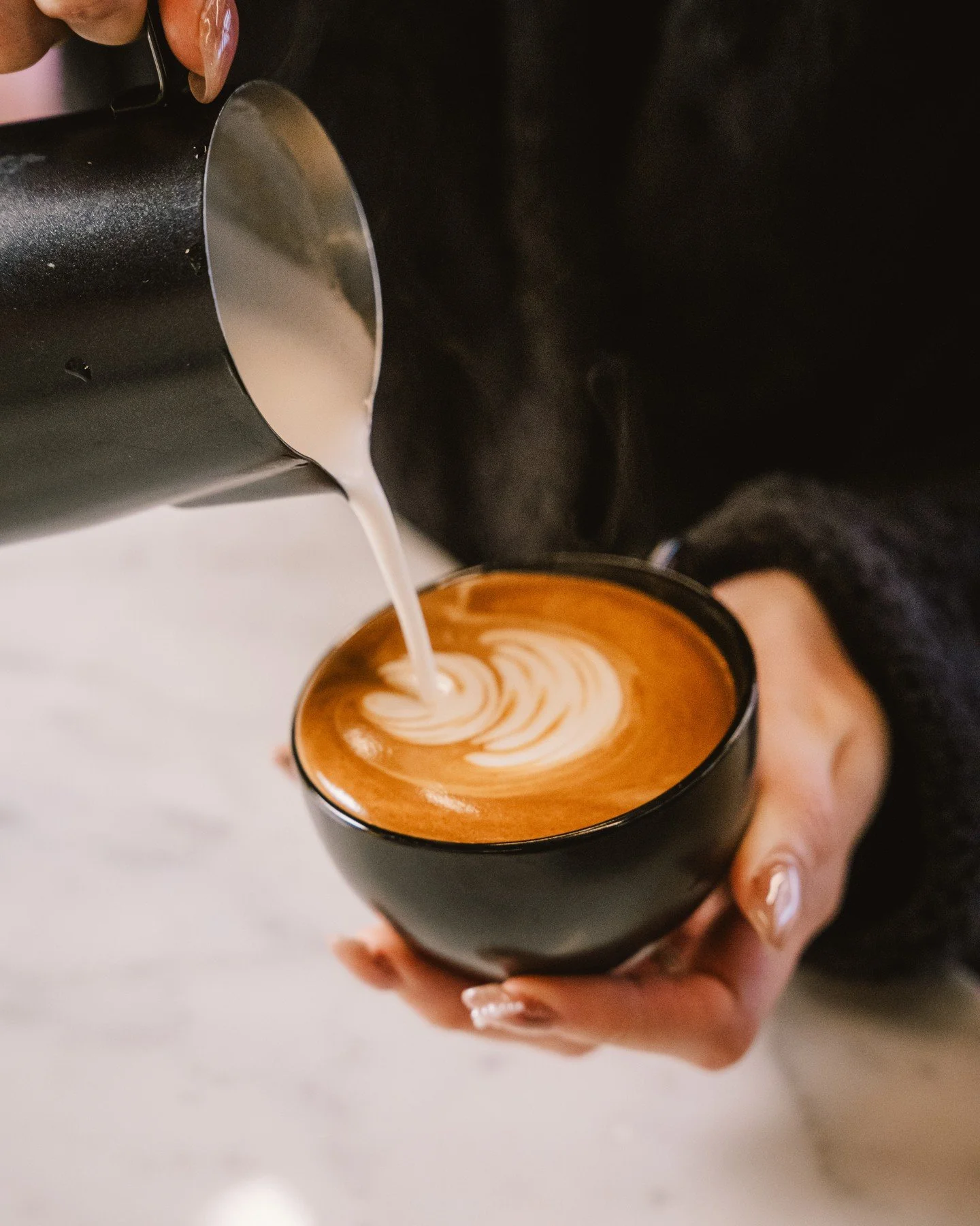 Somewhere between the milk and the espresso, everything feels a little better.
ㅤ